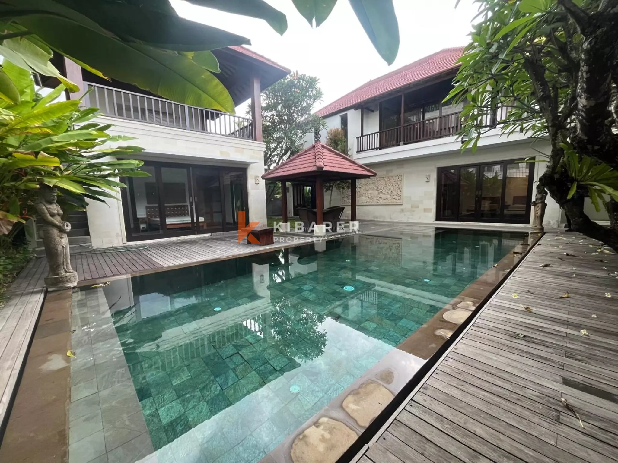 Four-bedroom Villa Walking Distance to Batu Belig Beach