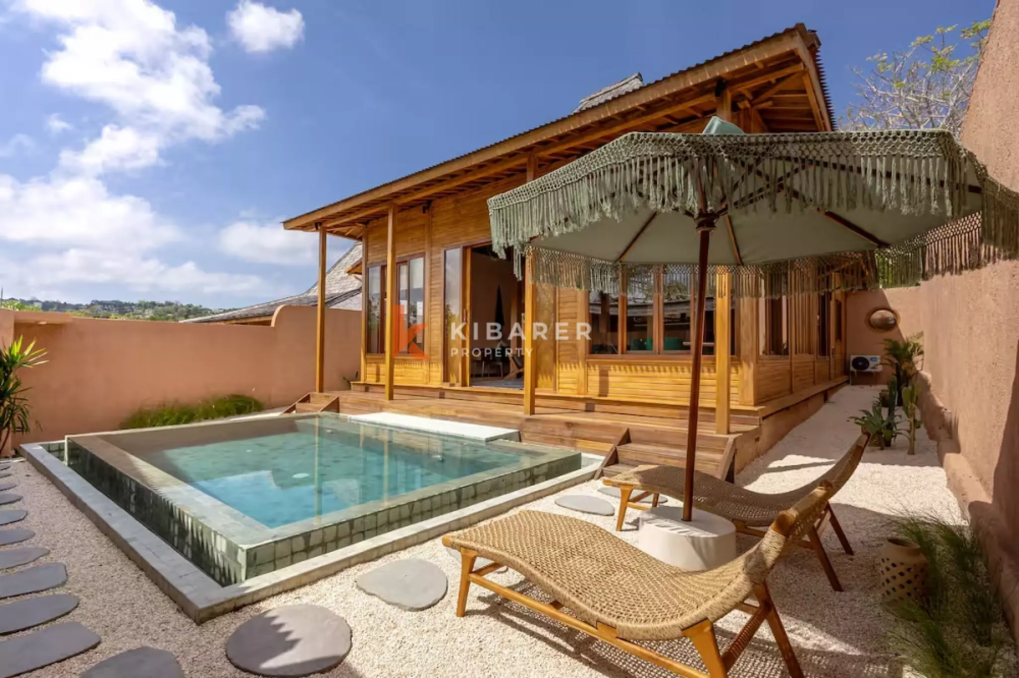 Feng Shui Two-Bedrooms Villa Near Thomas Beach