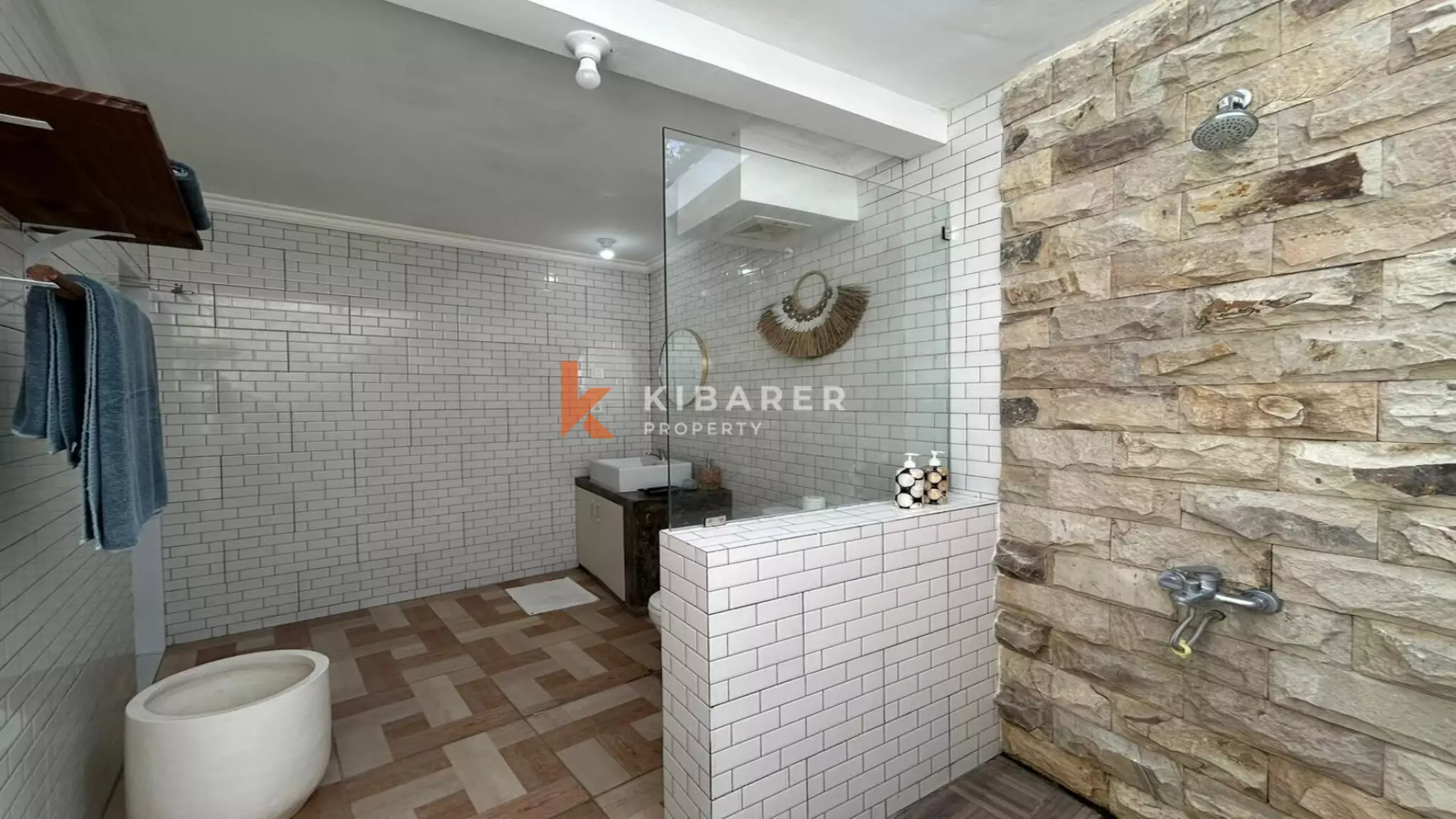 Charming Enclosed-Living Two-Bedroom Villa with Pool in Central Berawa — image 19