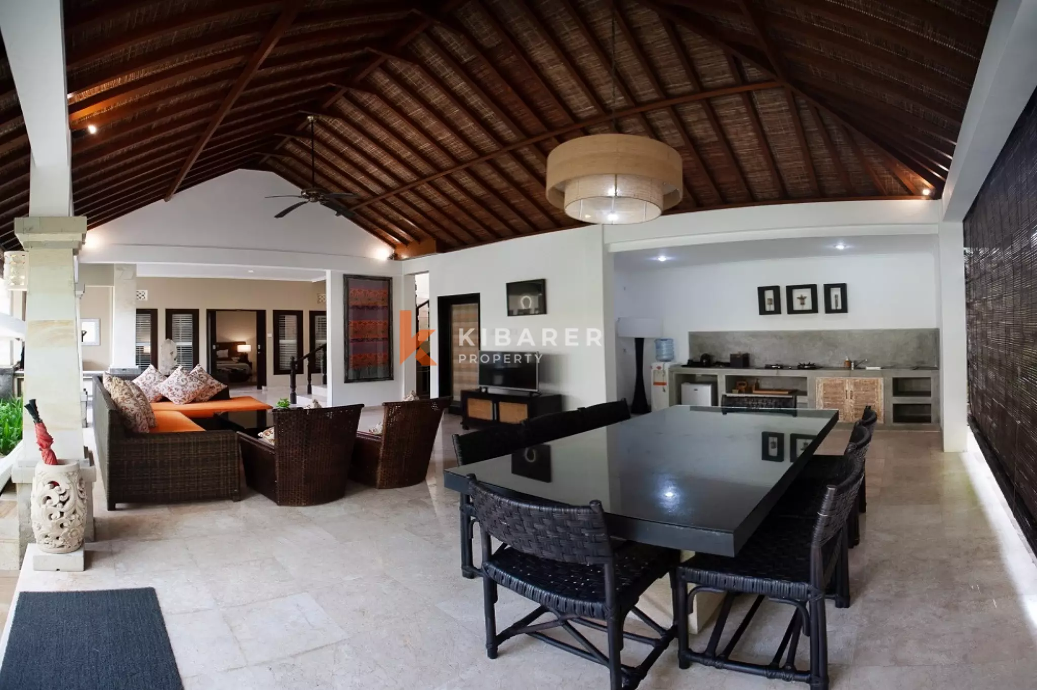 Touch Tropical Four-Bedrooms Open Living Villa in Jimbaran — image 2