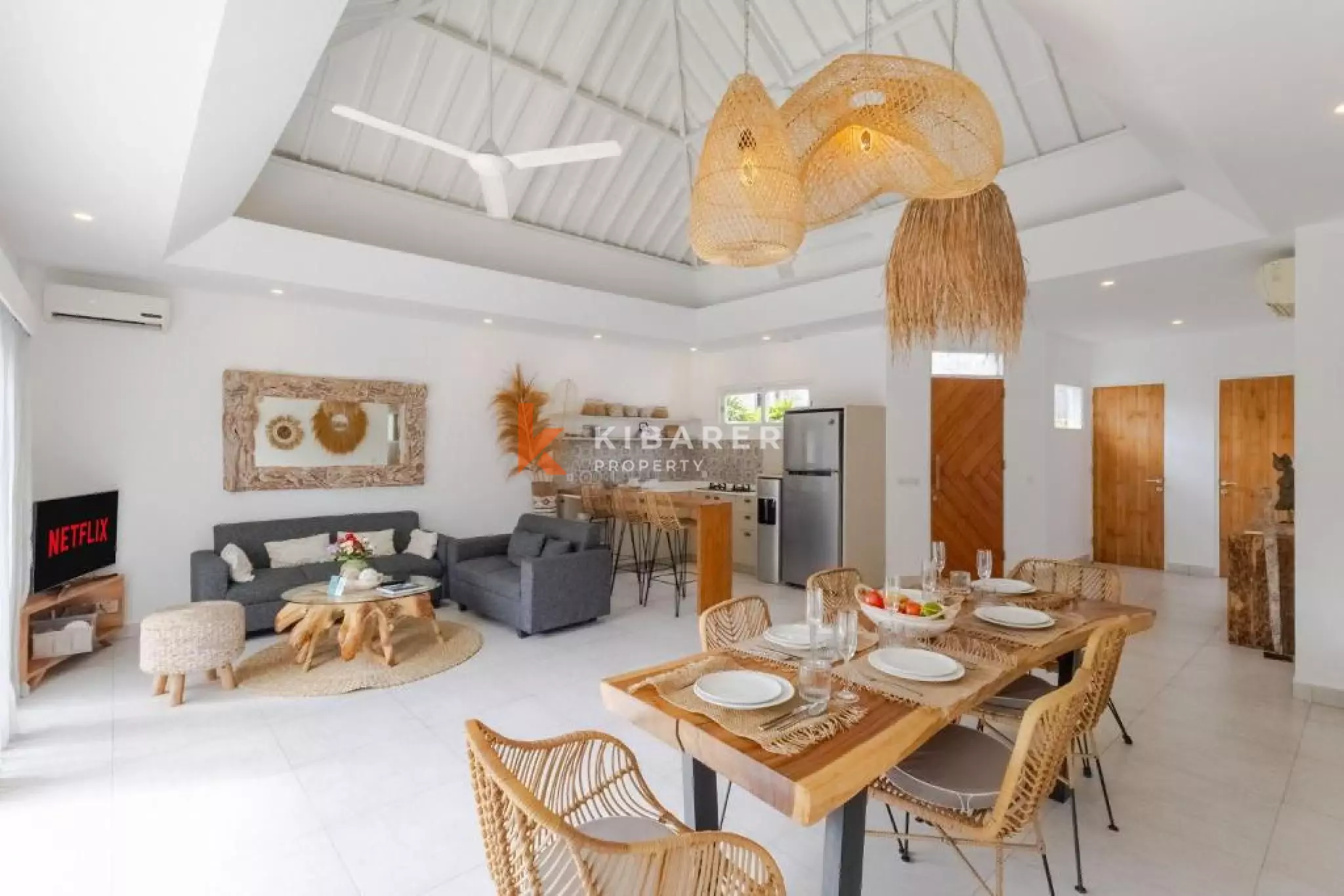 Charming Family Three-Bedrooms Villa Near Berawa Beach — image 7
