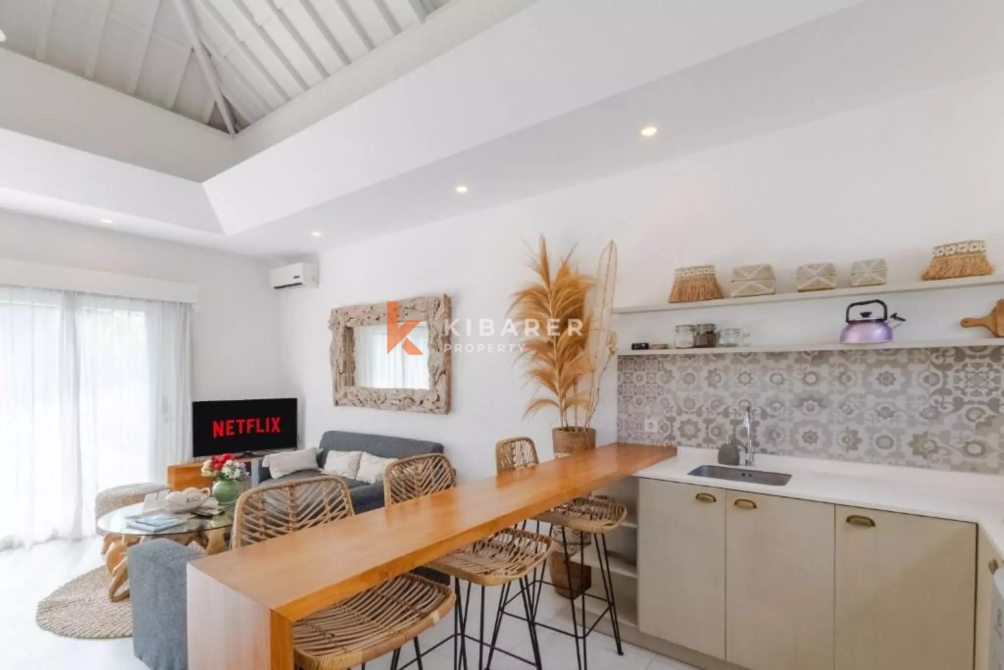 Charming Family Three-Bedrooms Villa Near Berawa Beach — image 11