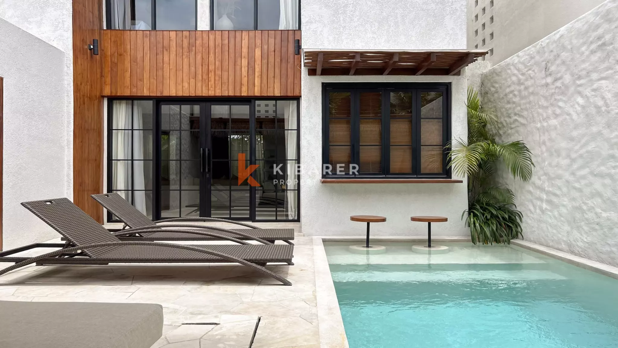 Luxury Chic Two-Bedroom Enclosed Living Villa in Canggu — image 2