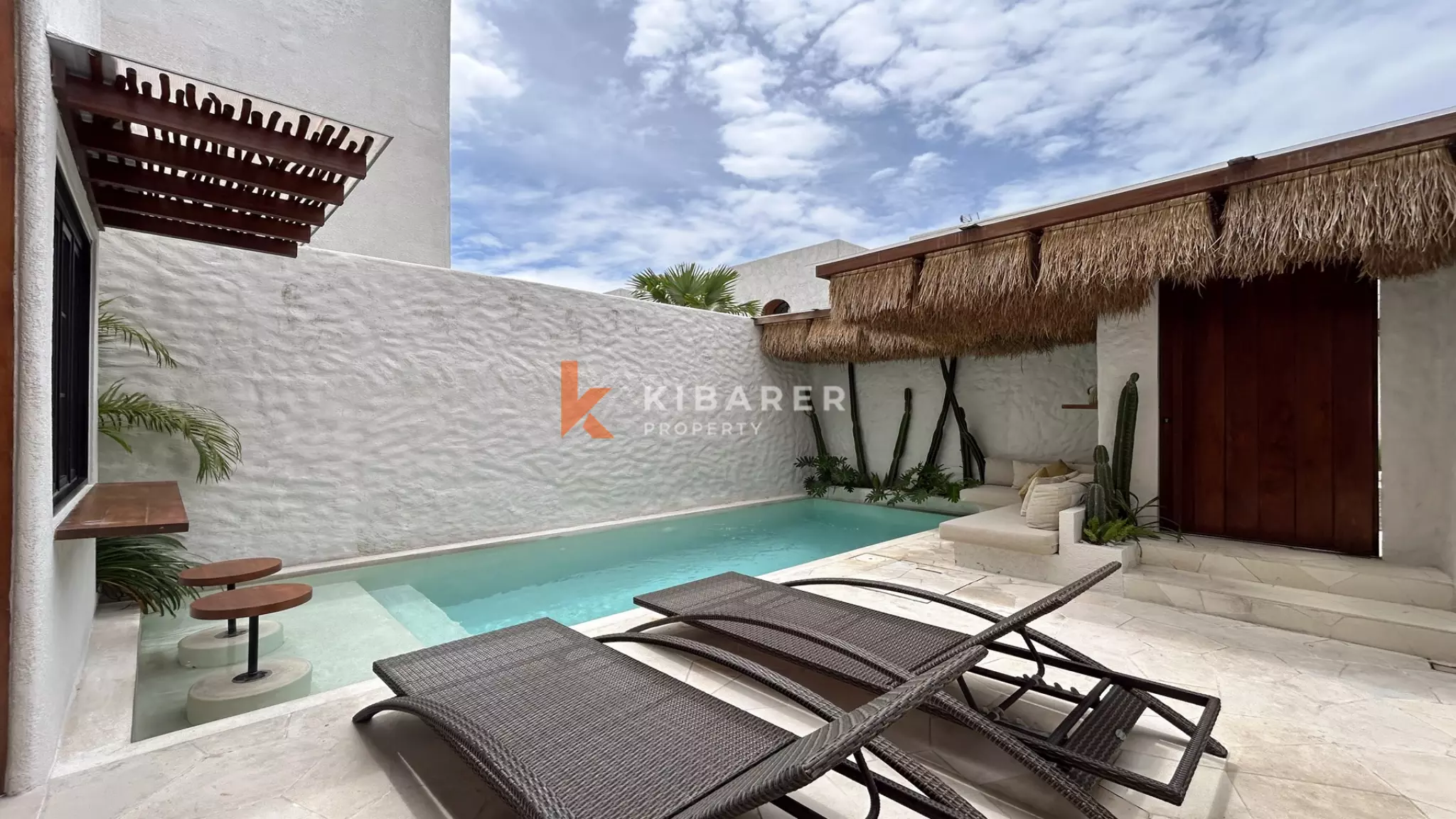 Luxury Chic Two-Bedroom Enclosed Living Villa in Canggu — image 4