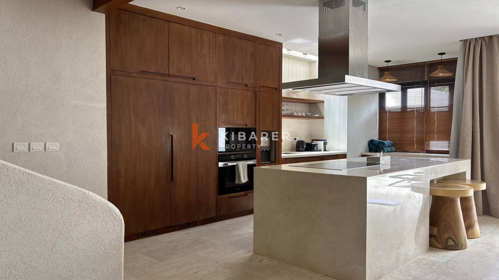 Luxury Chic Two-Bedroom Enclosed Living Villa in Canggu — image 12