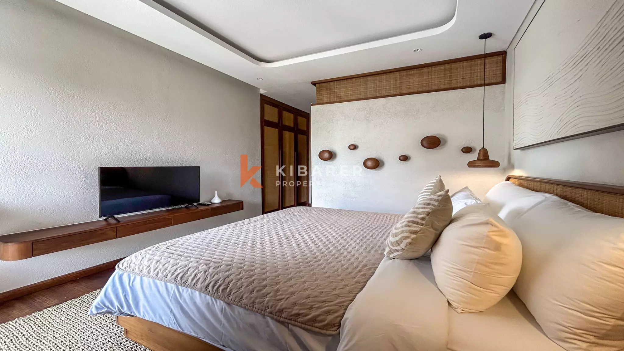 Luxury Chic Two-Bedroom Enclosed Living Villa in Canggu — image 18