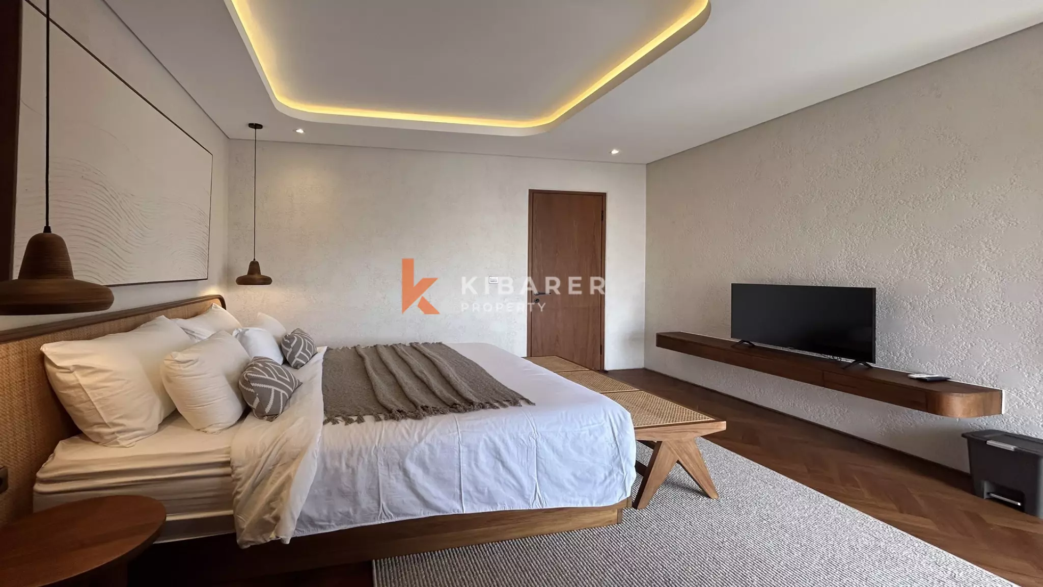 Luxury Chic Three-Bedroom Enclosed Living Villa in Canggu — image 16
