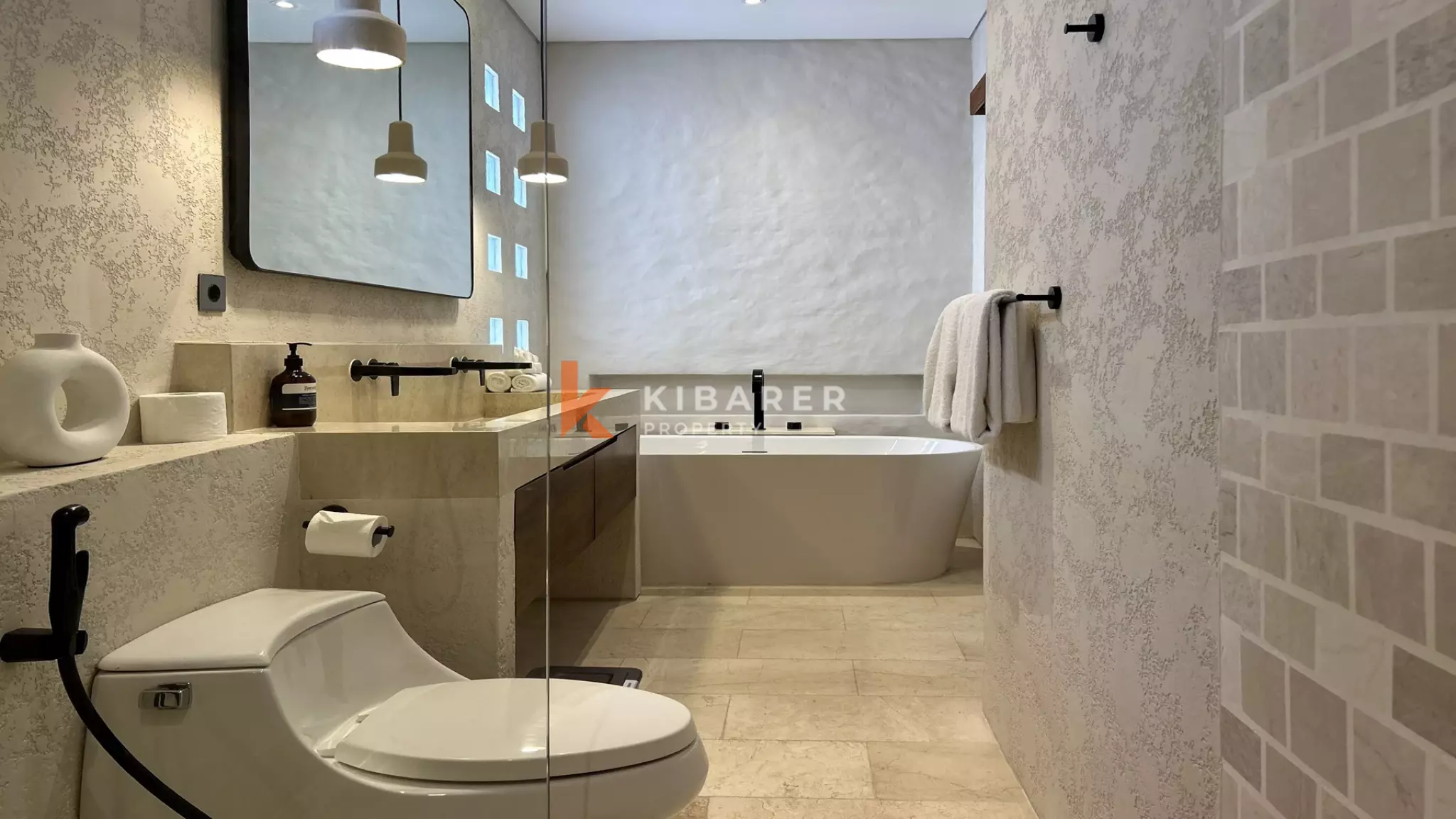 Luxury Chic Three-Bedroom Enclosed Living Villa in Canggu — image 18