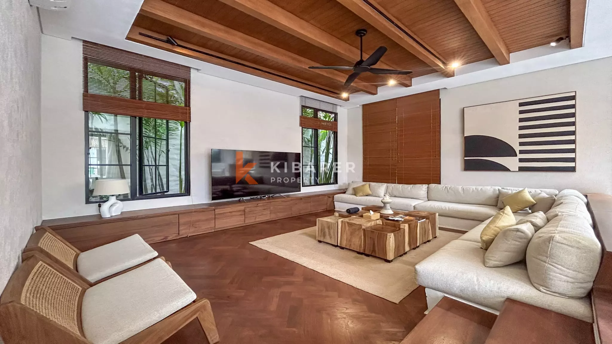 Luxury Chic Three-Bedroom Enclosed Living Villa in Canggu — image 10