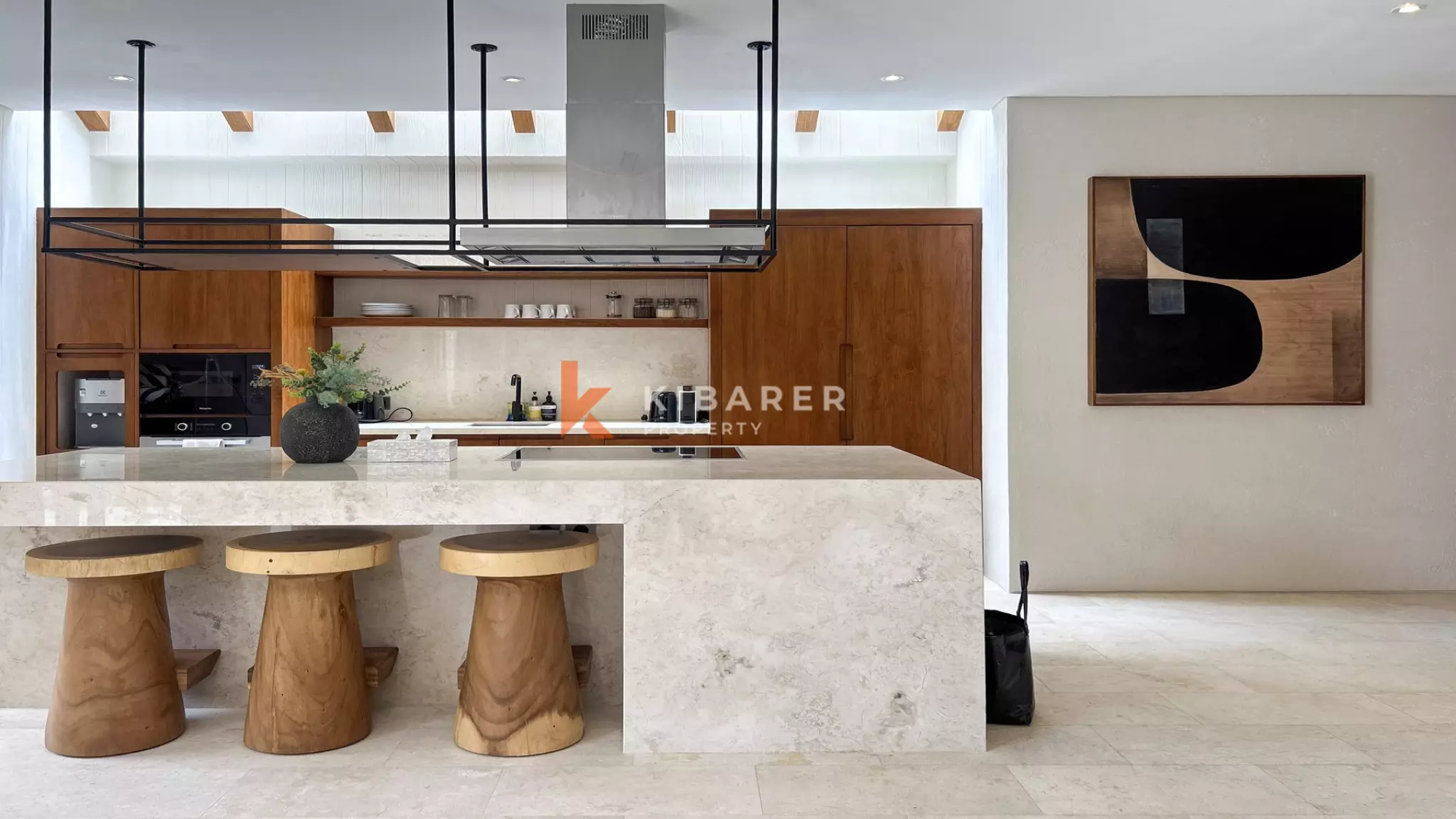 Luxury Chic Three-Bedroom Enclosed Living Villa in Canggu — image 8