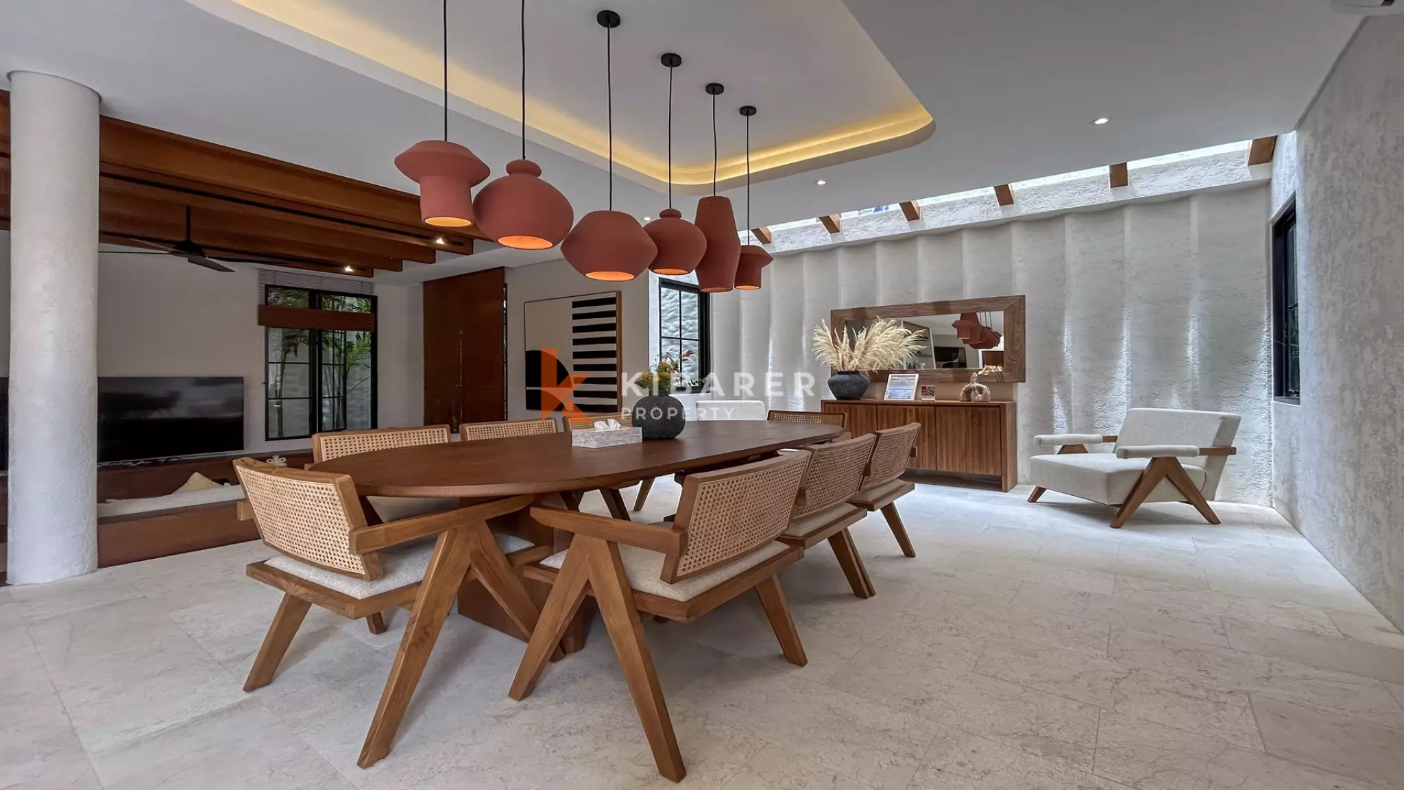 Luxury Chic Three-Bedroom Enclosed Living Villa in Canggu — image 6