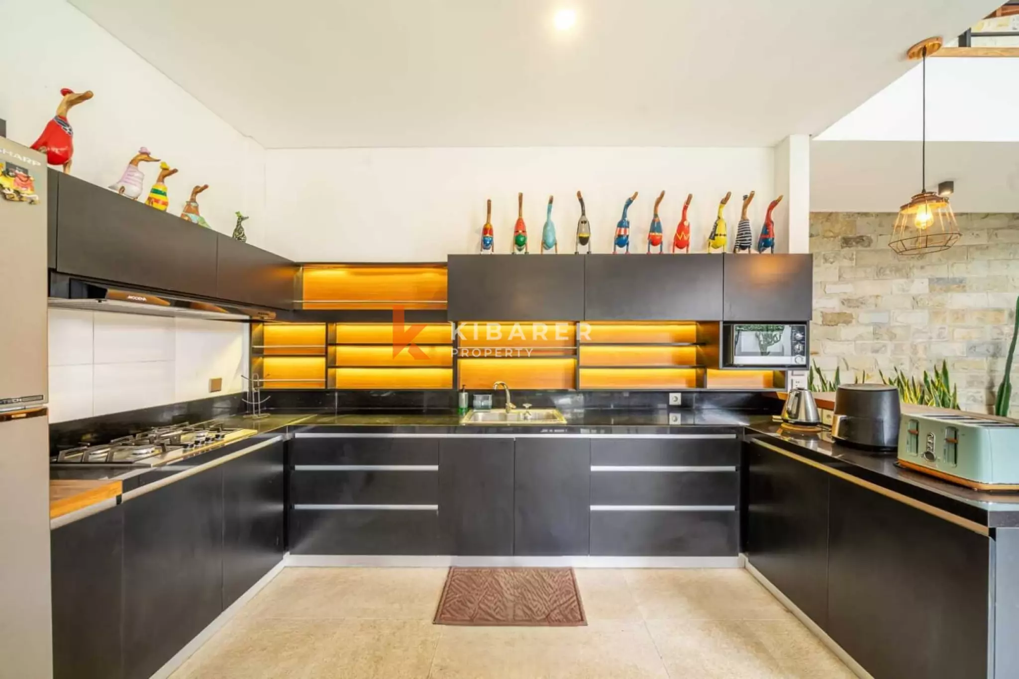 Three Bedroom Canggu Lifestyle Villa with Rooftop Terrace & Gym — image 5