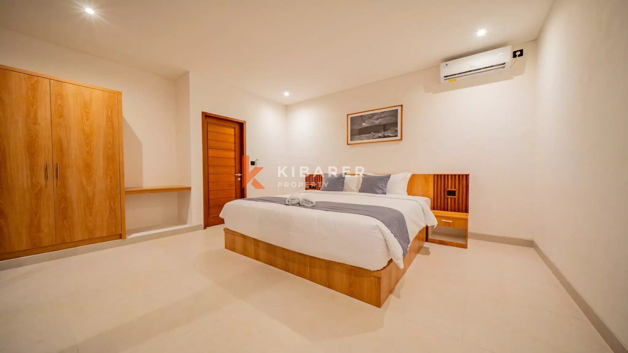 Charming Three-Bedroom Tropical Villa with Enclosed Living Concept in Canggu — image 14