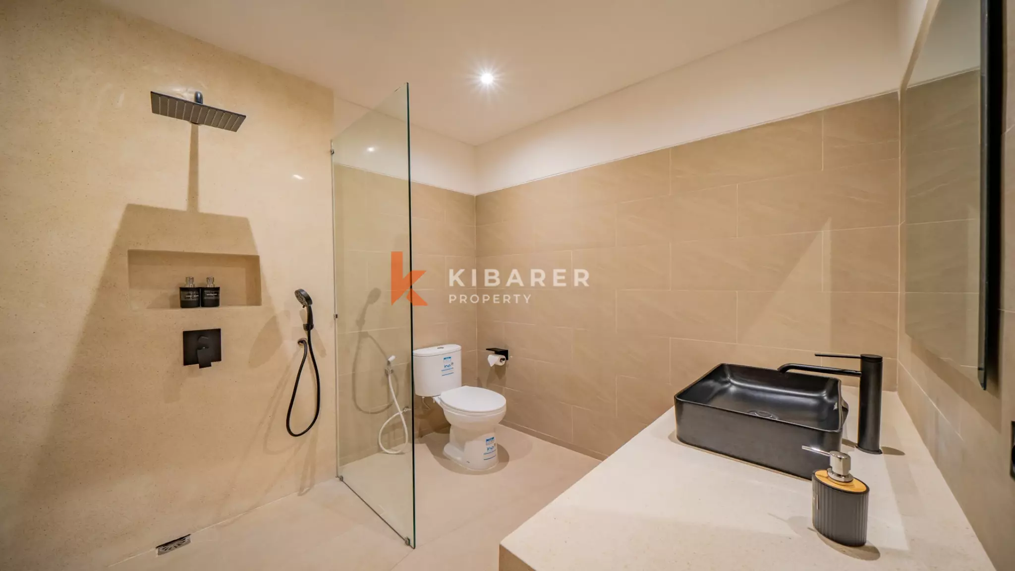 Charming Three-Bedroom Tropical Villa with Enclosed Living Concept in Canggu — image 16