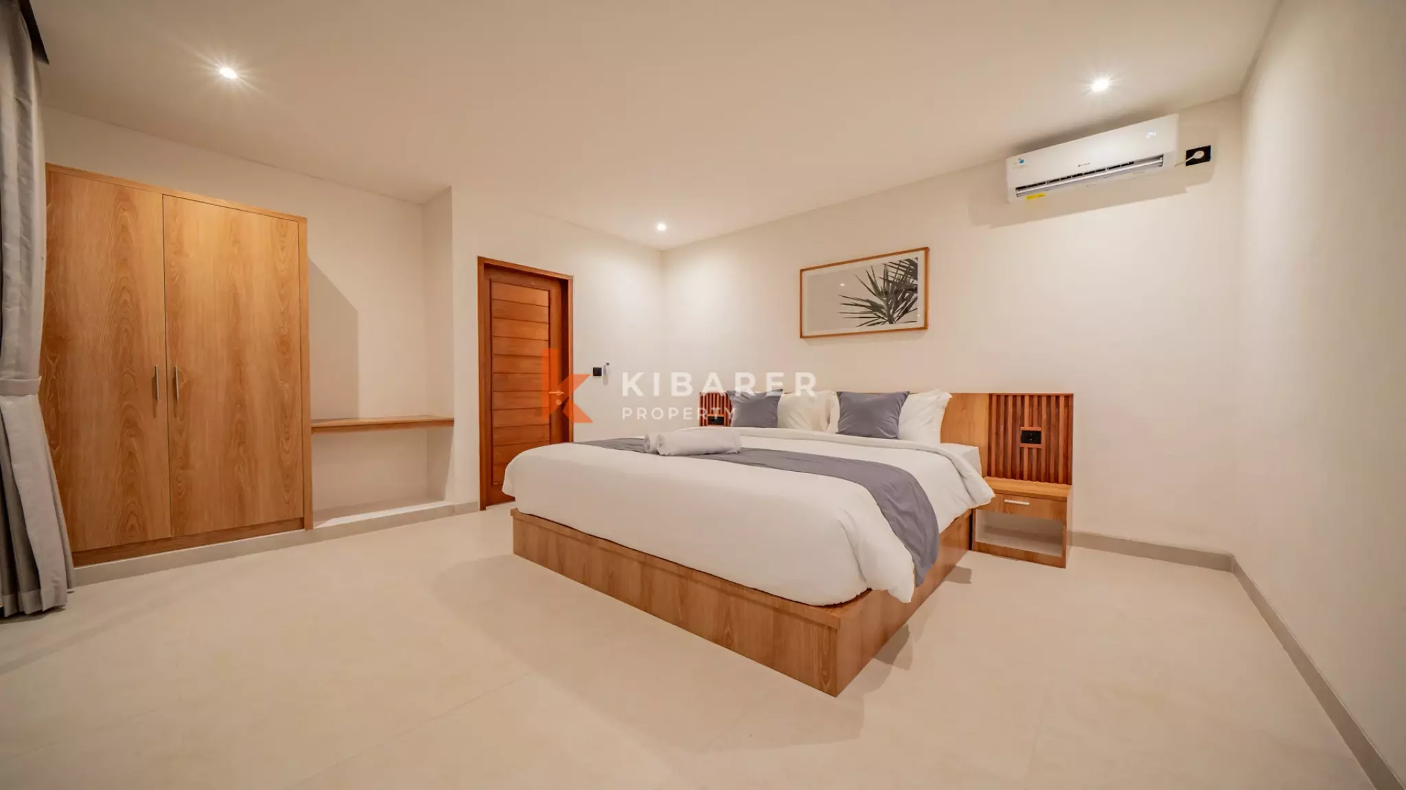 Charming Three-Bedroom Tropical Villa with Enclosed Living Concept in Canggu — image 17
