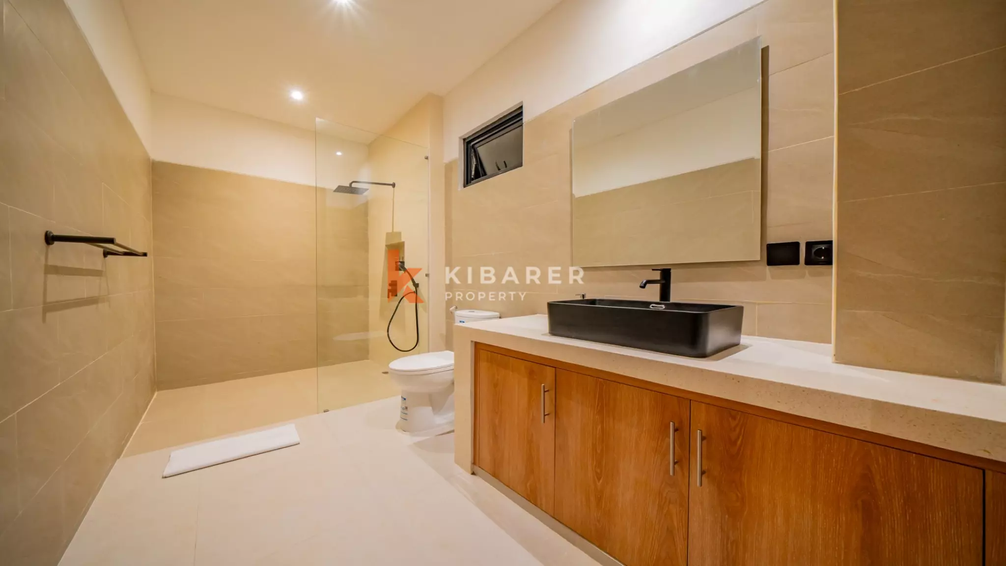 Charming Three-Bedroom Tropical Villa with Enclosed Living Concept in Canggu — image 18