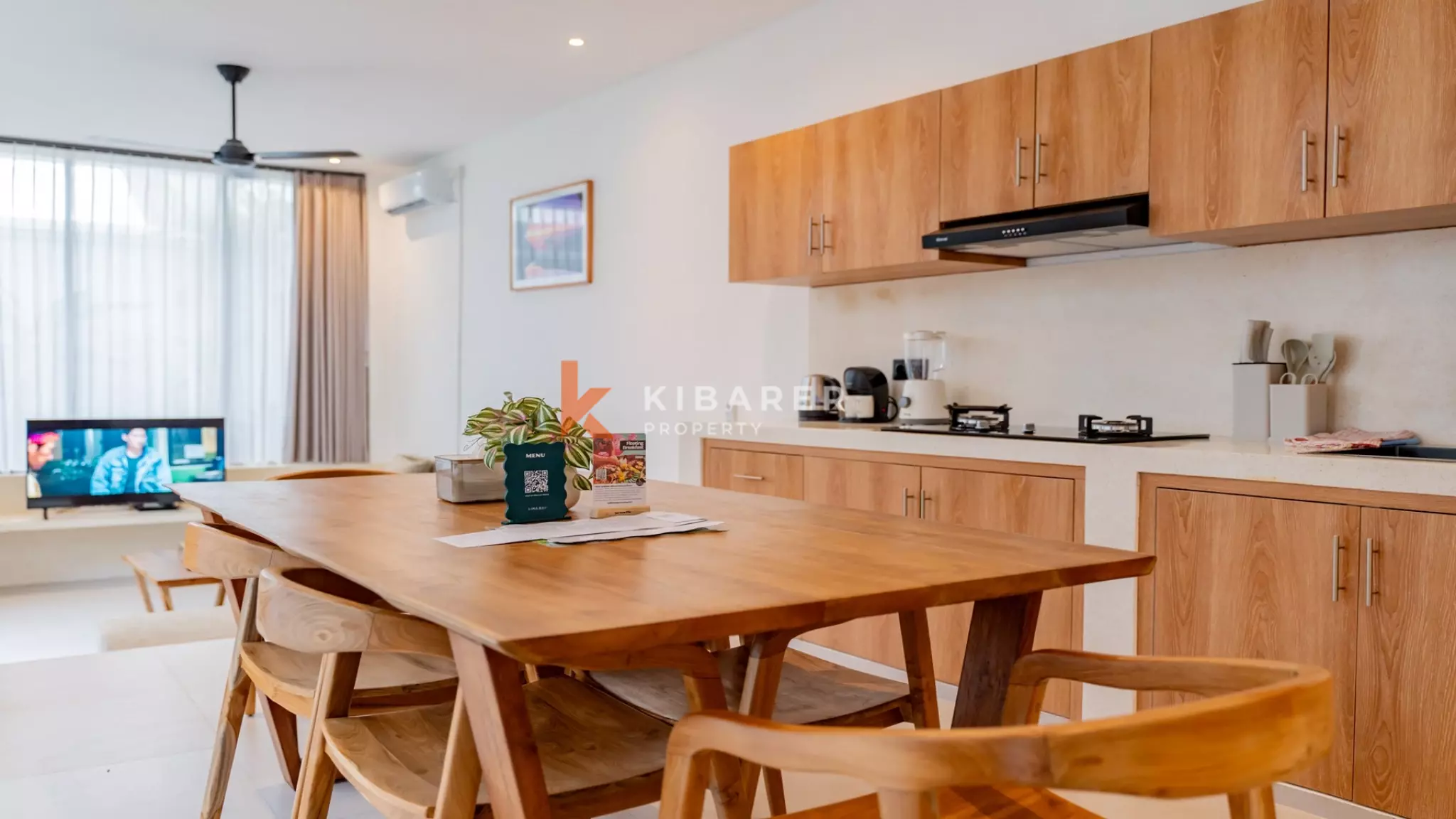 Charming Three-Bedroom Tropical Villa with Enclosed Living Concept in Canggu — image 10