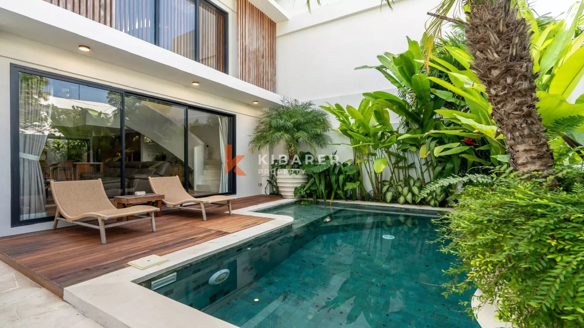 Stylish Enclosed Three-Bedroom Villa with Rooftop in Prime Berawa — image 3