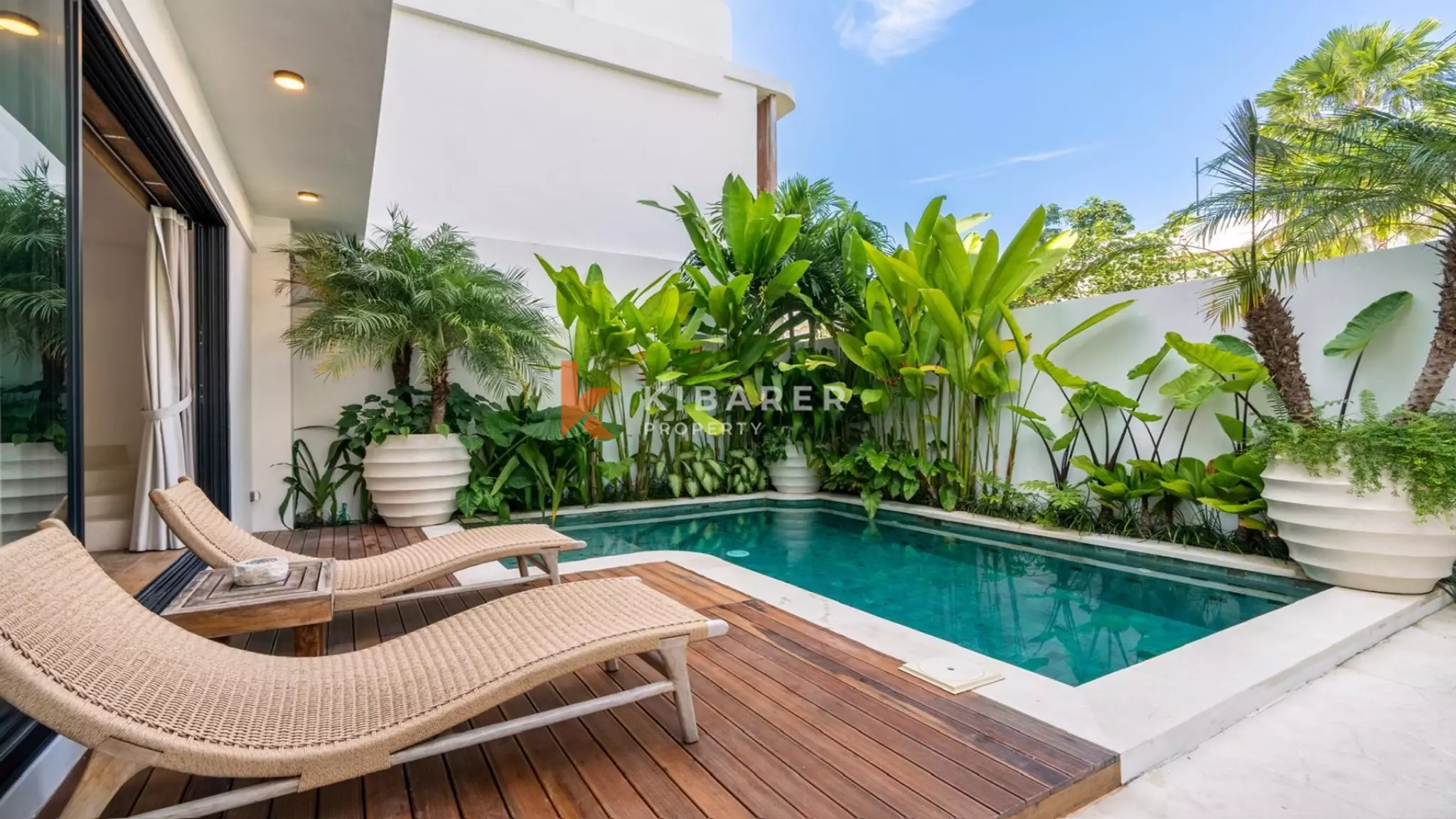 Stylish Enclosed Three-Bedroom Villa with Rooftop in Prime Berawa