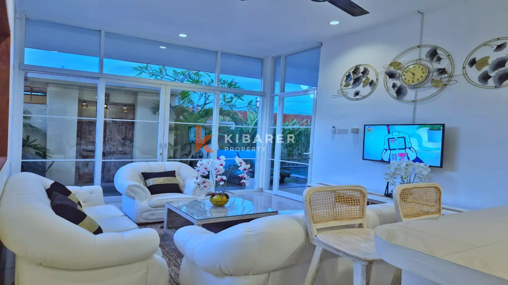 Delightful Two Bedroom Enclosed Living Villa Situated in Canggun Canggu — image 2