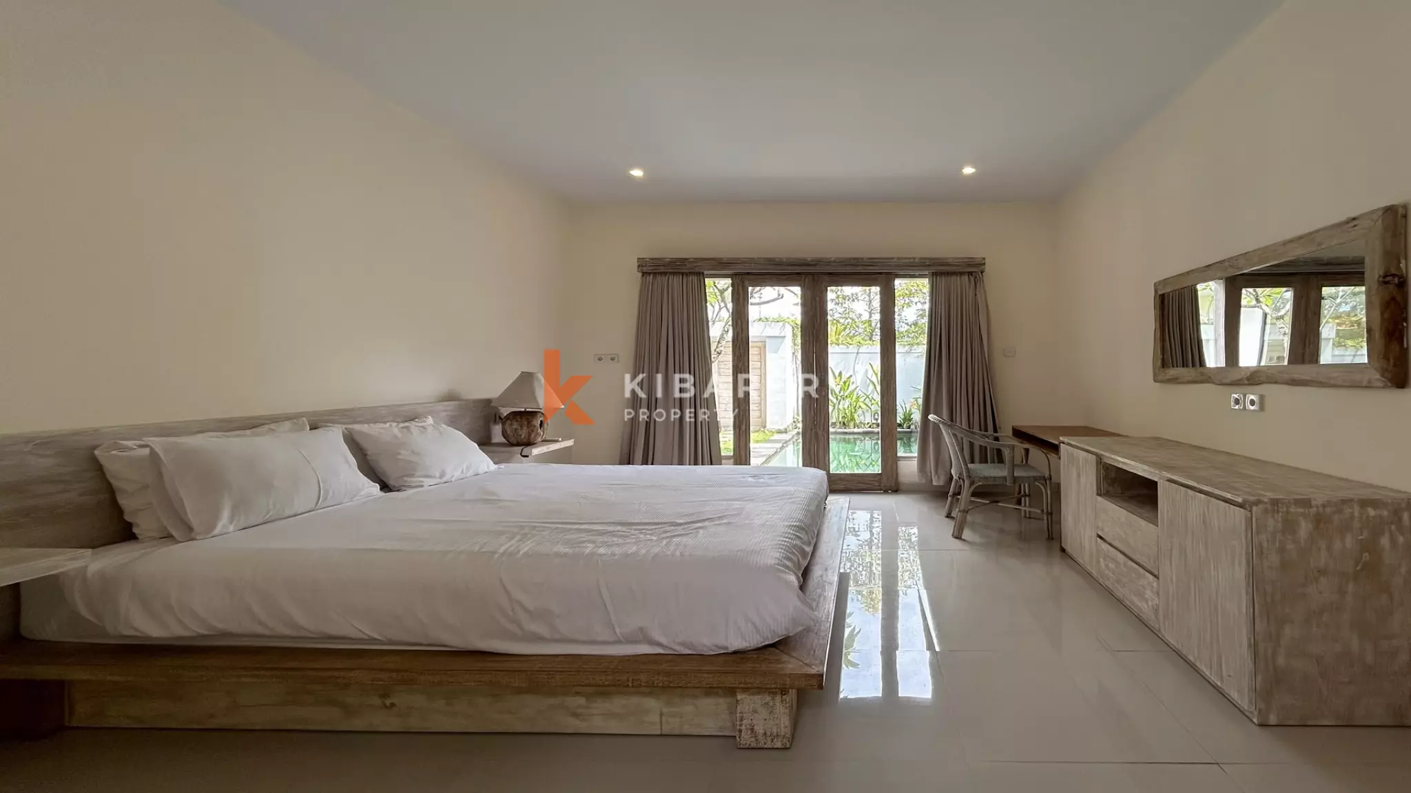 Comfortable Enclosed-Living Two-Bedroom Villa in Canggu — image 6