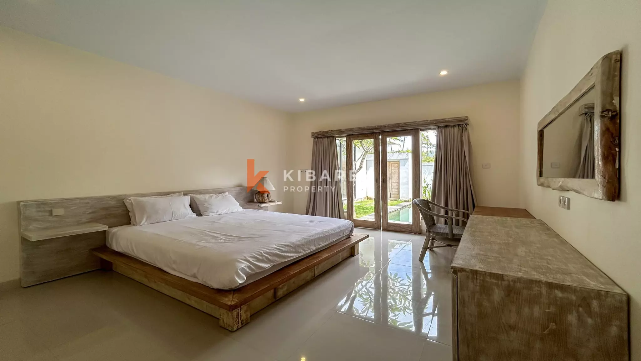 Comfortable Enclosed-Living Two-Bedroom Villa in Canggu — image 10