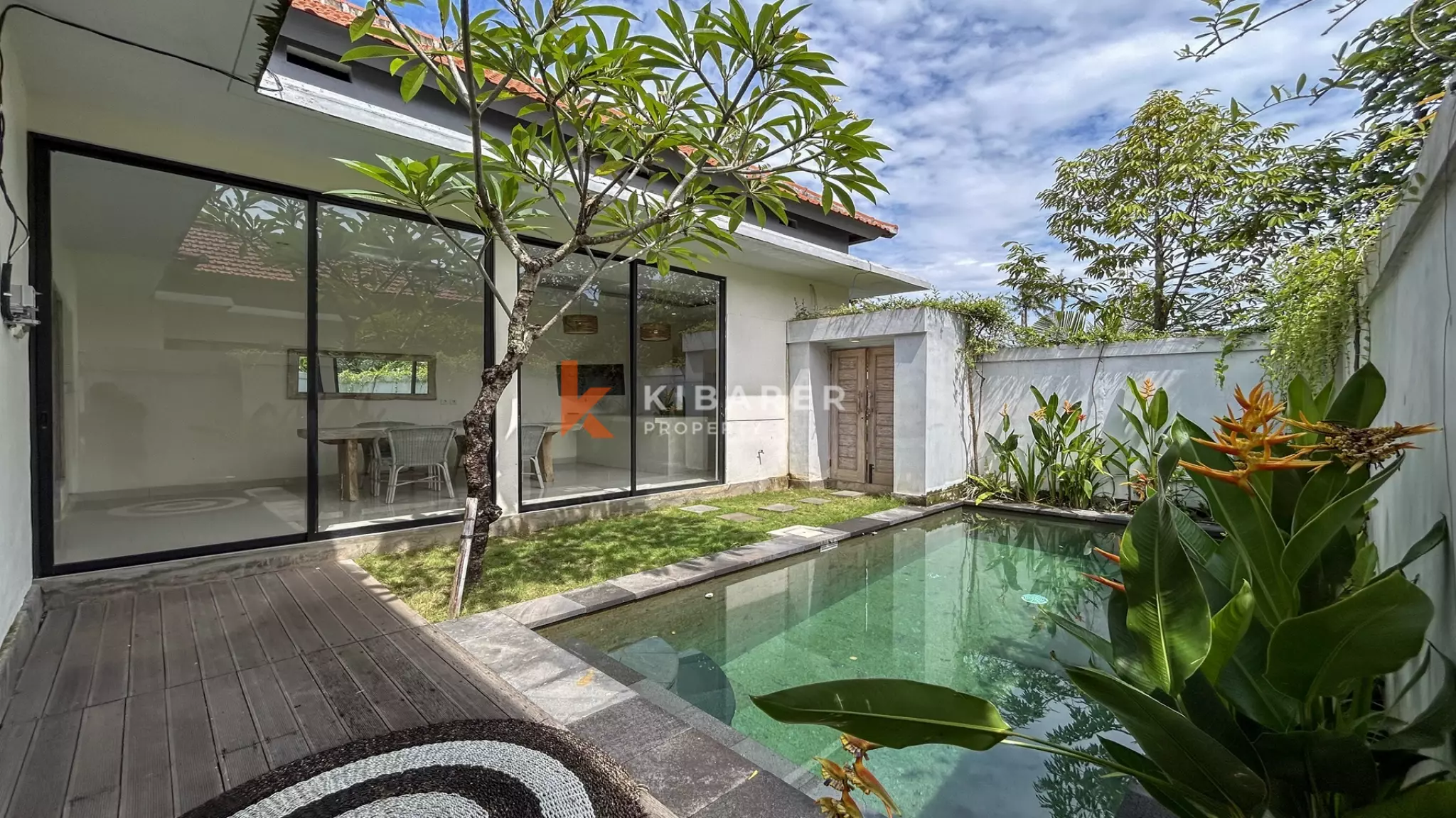 Comfortable Enclosed-Living Two-Bedroom Villa in Canggu