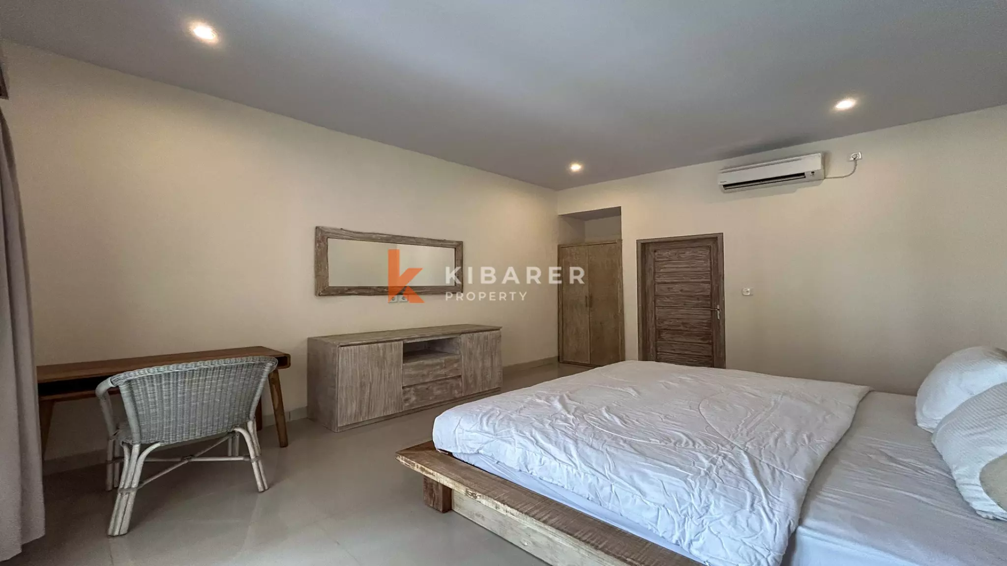 Comfortable Enclosed-Living Two-Bedroom Villa in Canggu — image 14