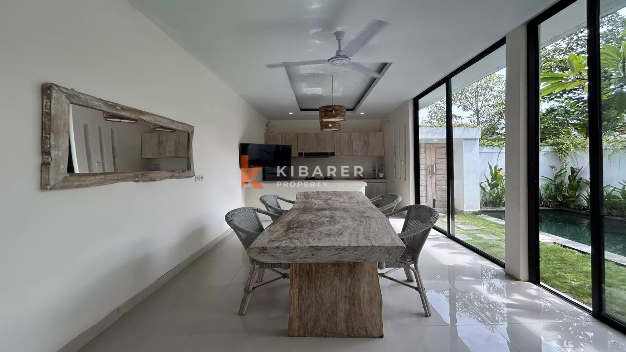 Comfortable Enclosed-Living Two-Bedroom Villa in Canggu — image 5