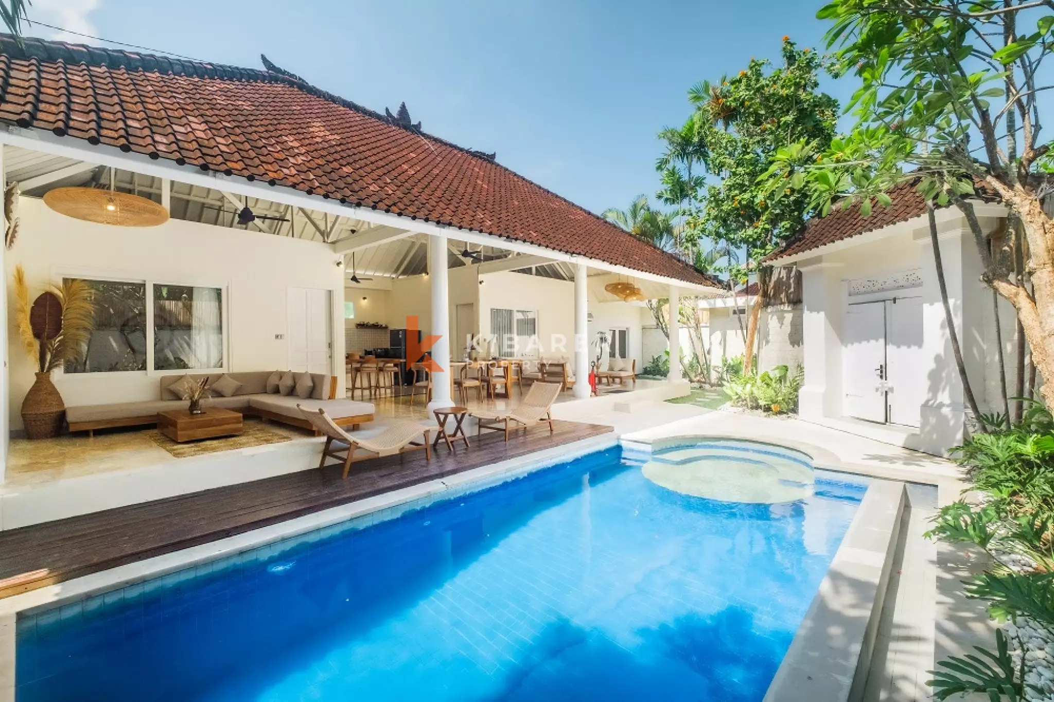Contemporary Three-Bedrooms Open Living Villa in Seminyak Area