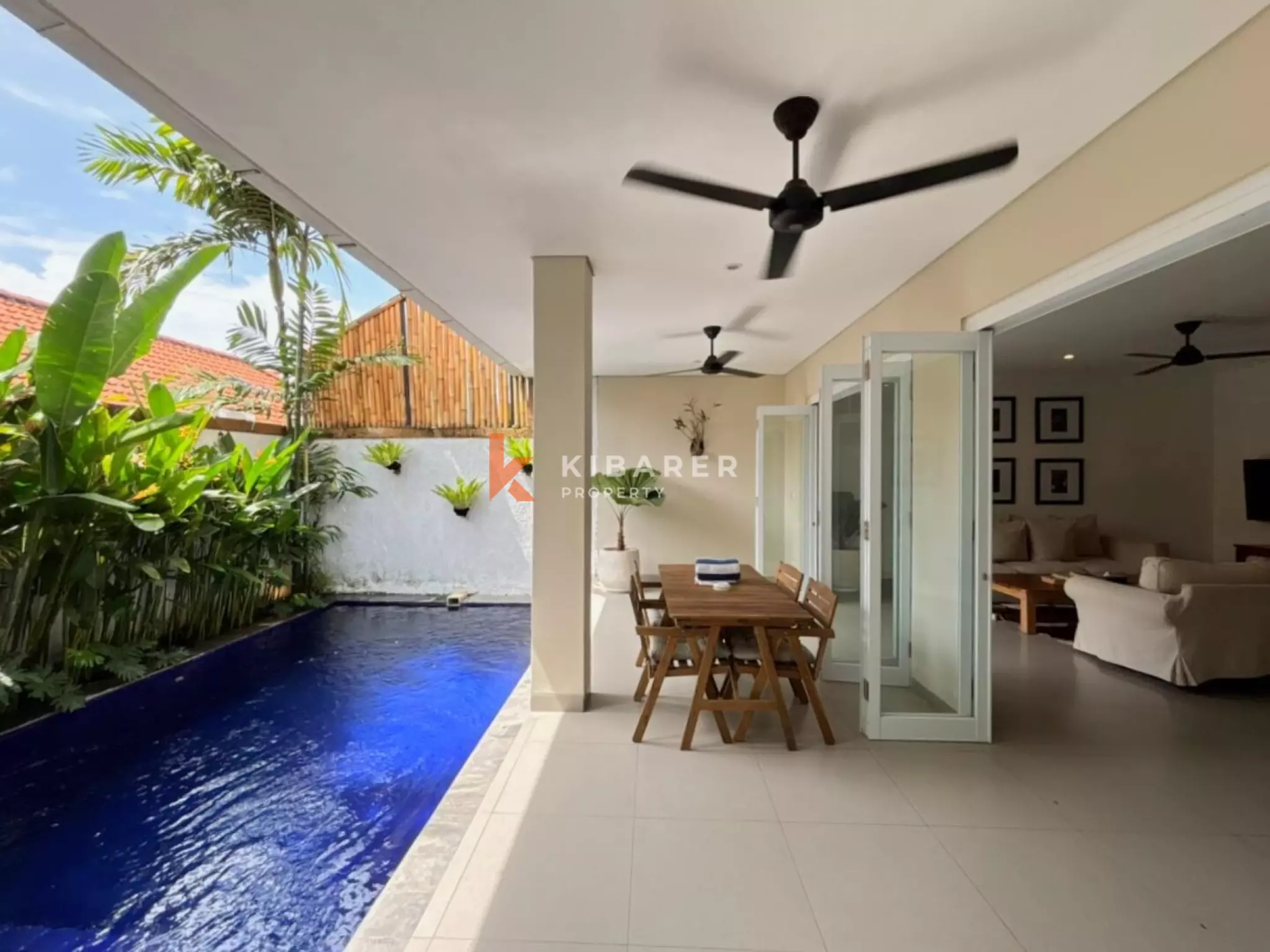 Modern Enclosed Villa Retreat in Canggu — image 2