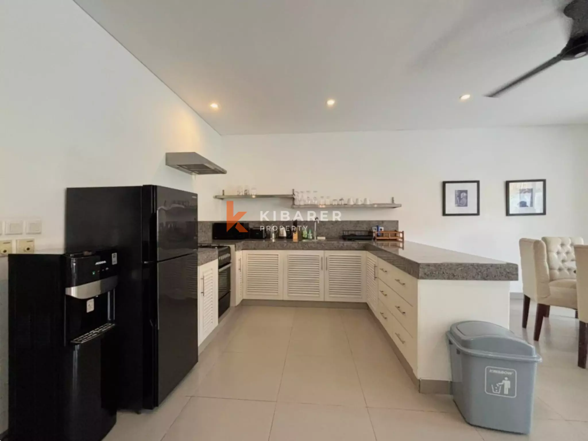 Modern Enclosed Villa Retreat in Canggu — image 6