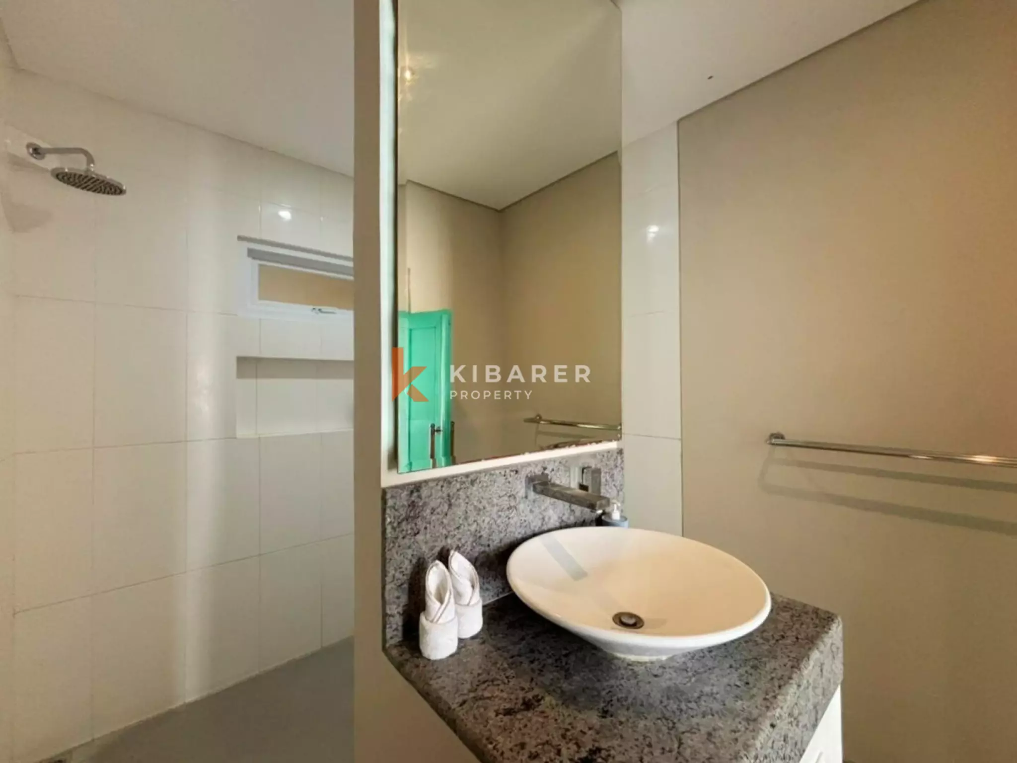 Modern Enclosed Villa Retreat in Canggu — image 14
