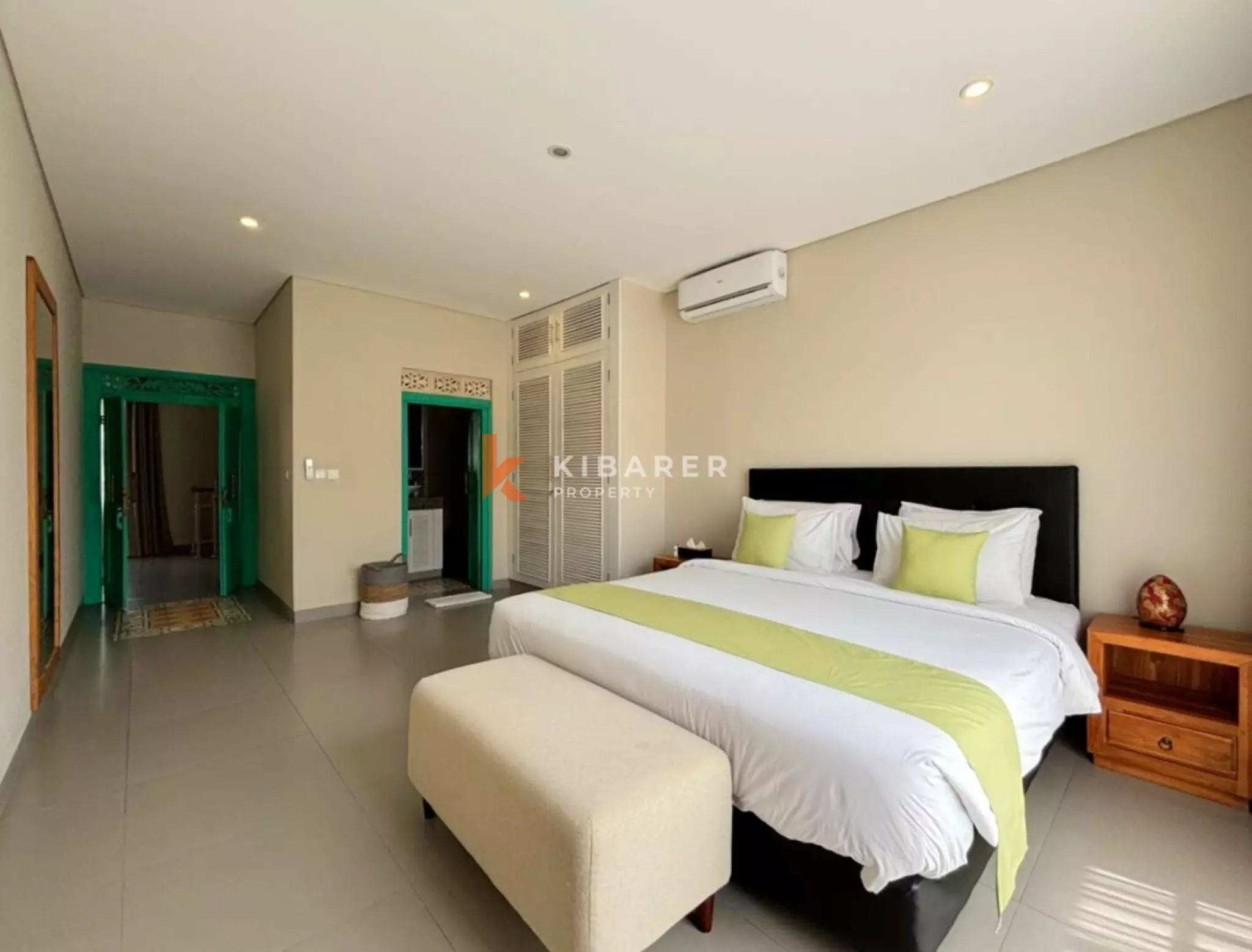 Modern Enclosed Villa Retreat in Canggu — image 9