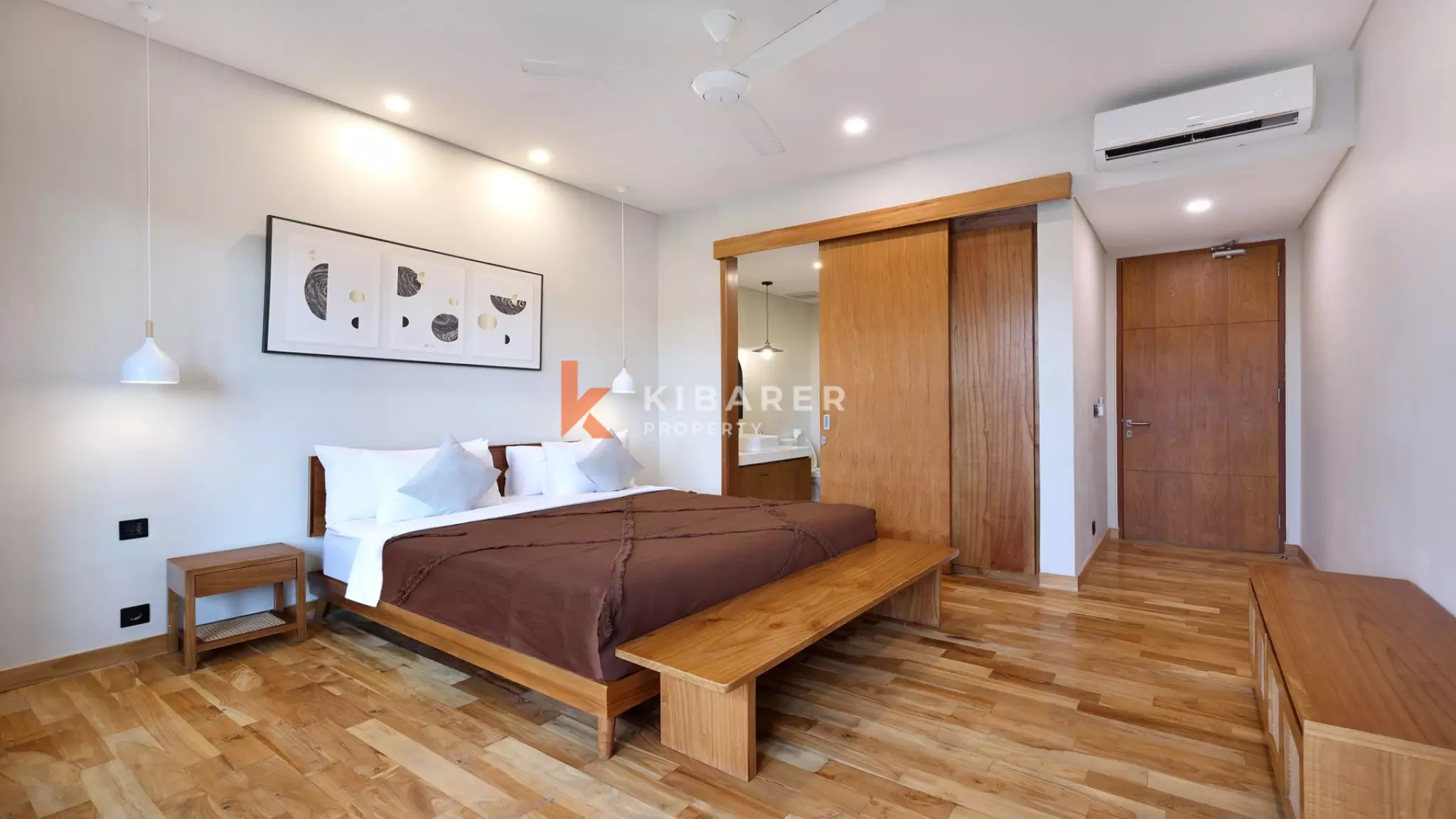 Elegant Four-Bedroom Two-Storey Villa with Rooftop Near Berawa Beach — image 19