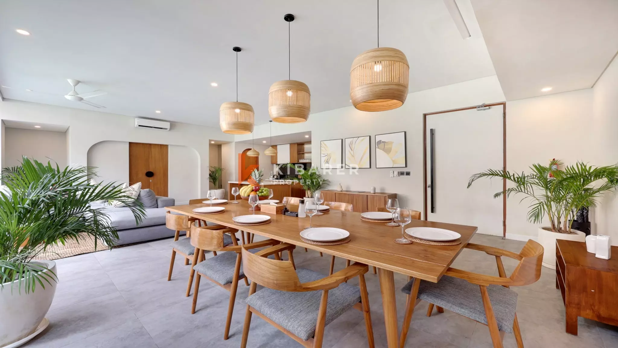 Elegant Four-Bedroom Two-Storey Villa with Rooftop Near Berawa Beach — image 9