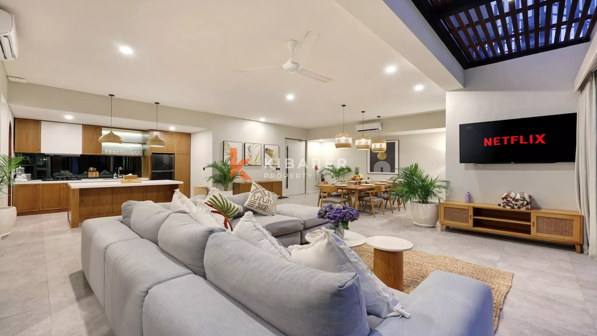 Elegant Four-Bedroom Two-Storey Villa with Rooftop Near Berawa Beach — image 10