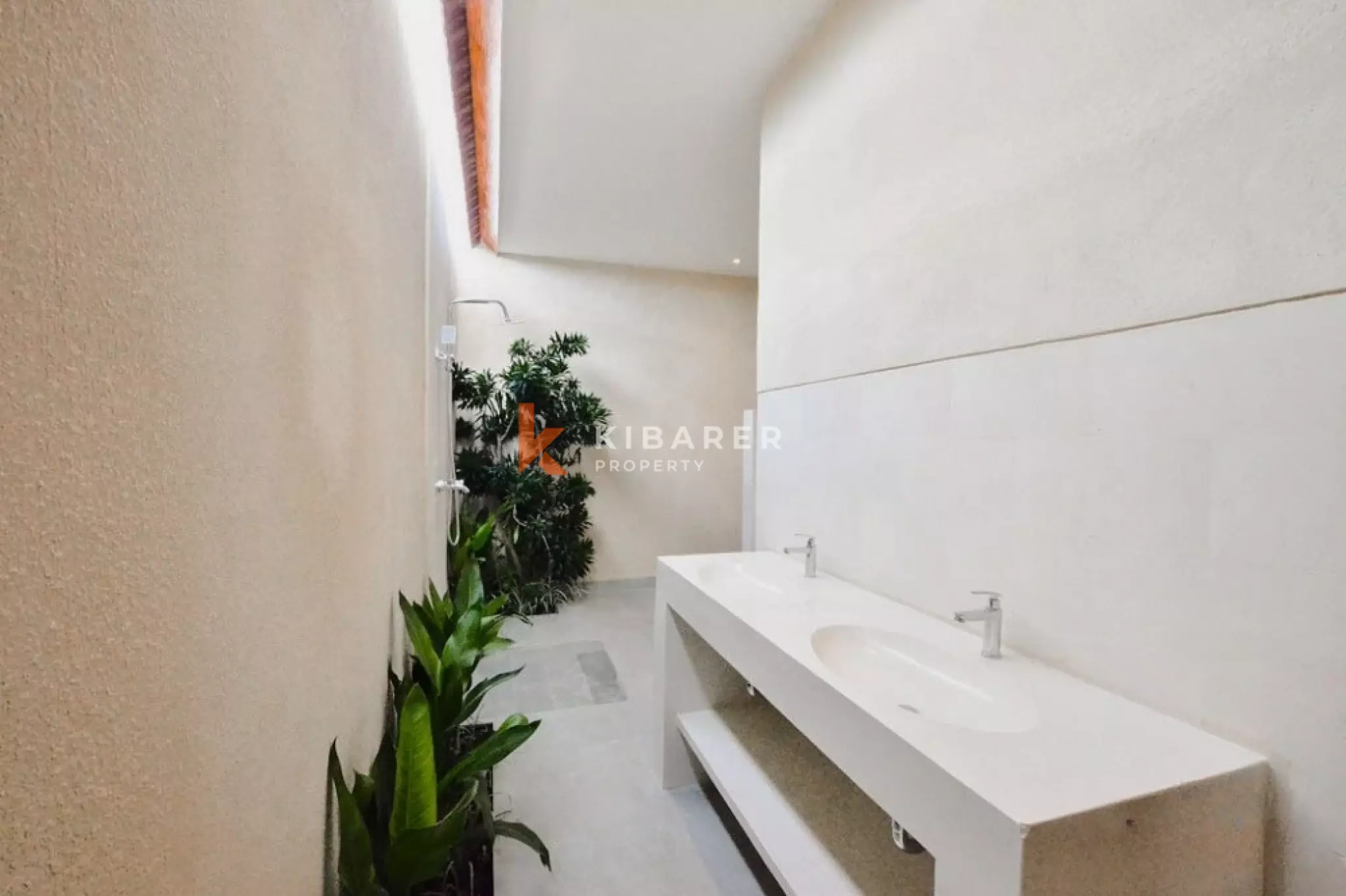 Comfortable Two-Bedrooms Semi-Furnished in Canggu — image 10