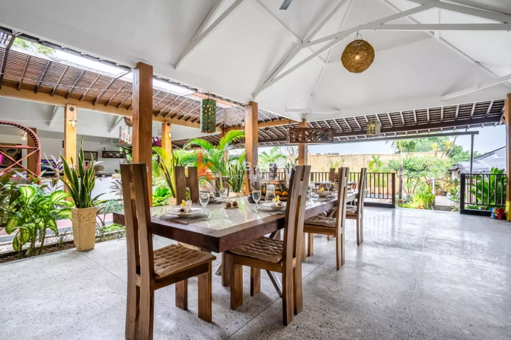 Grand Joglo Five-Bedrooms Open Living Villa in Canggu — image 10
