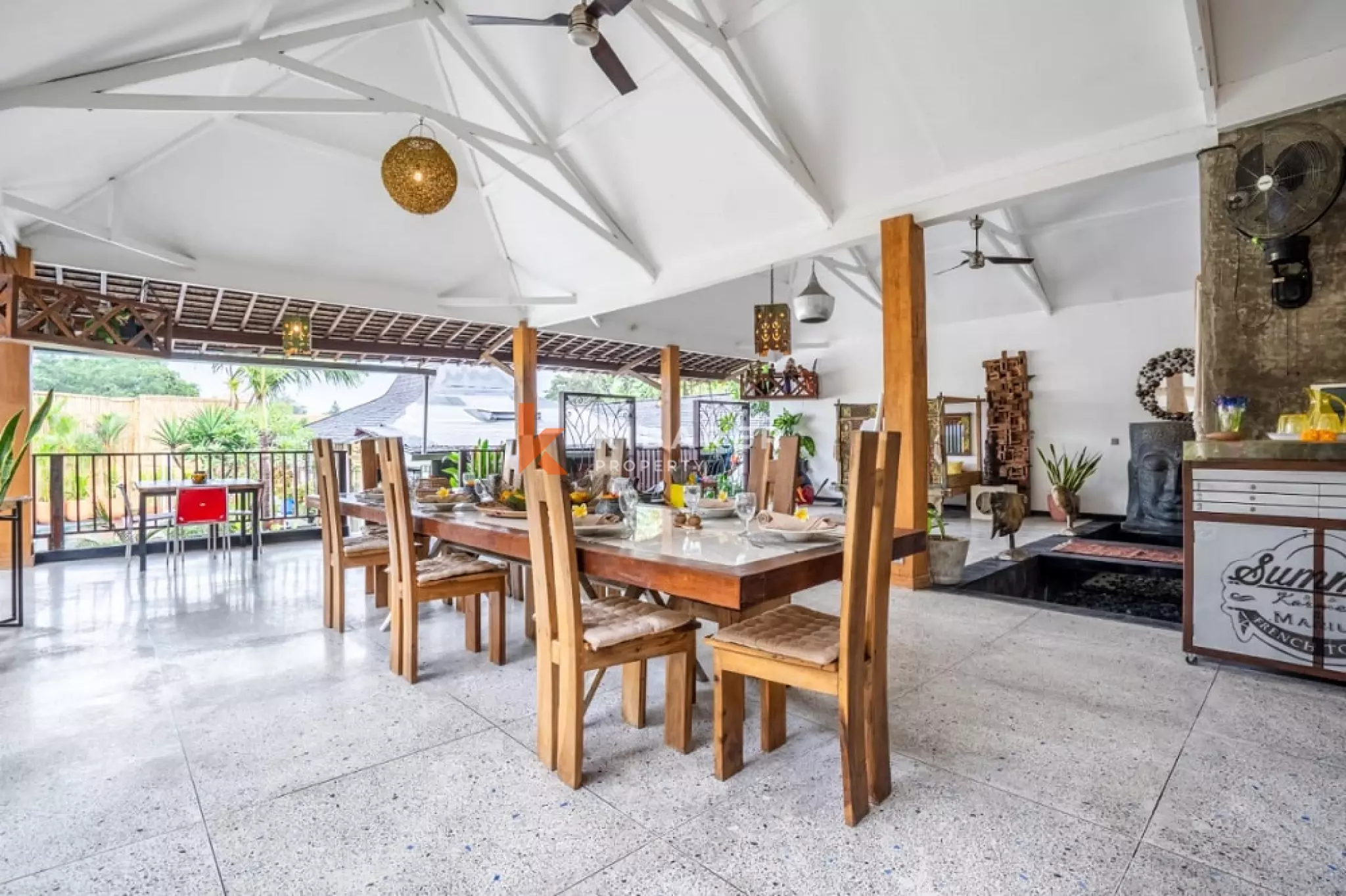Grand Joglo Five-Bedrooms Open Living Villa in Canggu — image 11