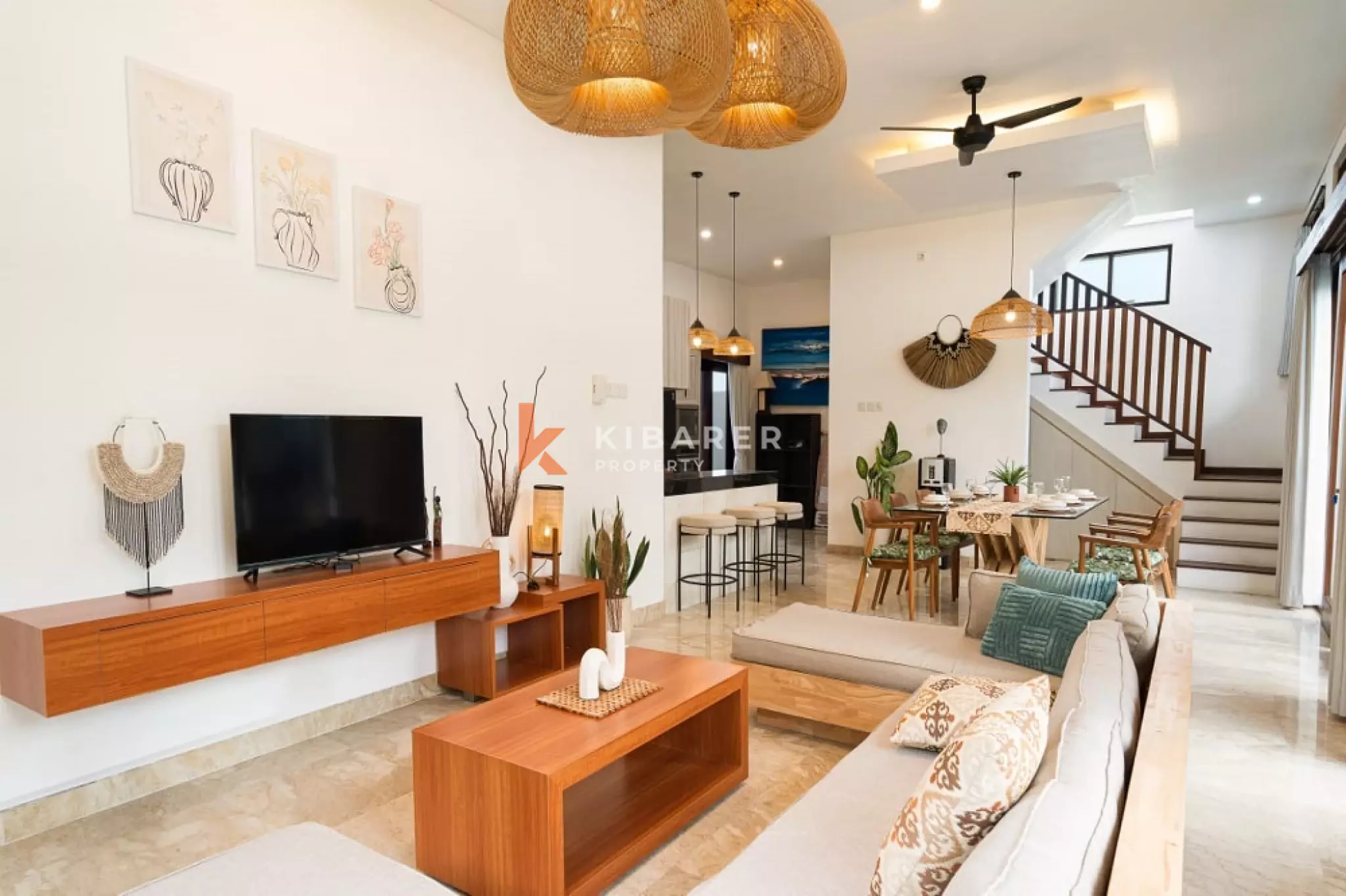 Luxury Living of Three-Bedrooms Villa in Central Berawa — image 4
