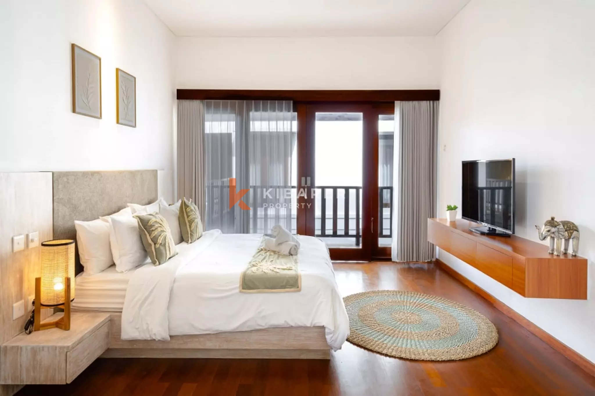 Luxury Living of Three-Bedrooms Villa in Central Berawa — image 8