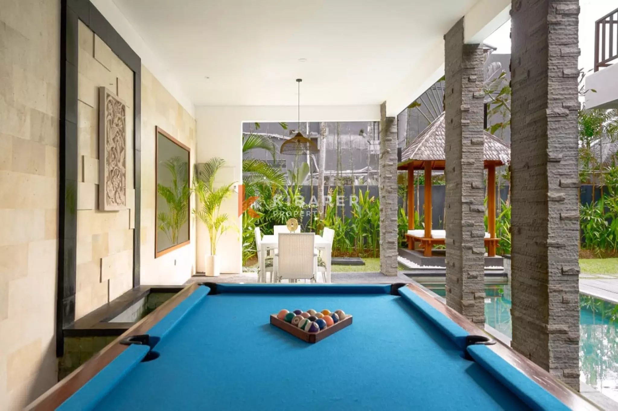 Luxury Living of Three-Bedrooms Villa in Central Berawa — image 9