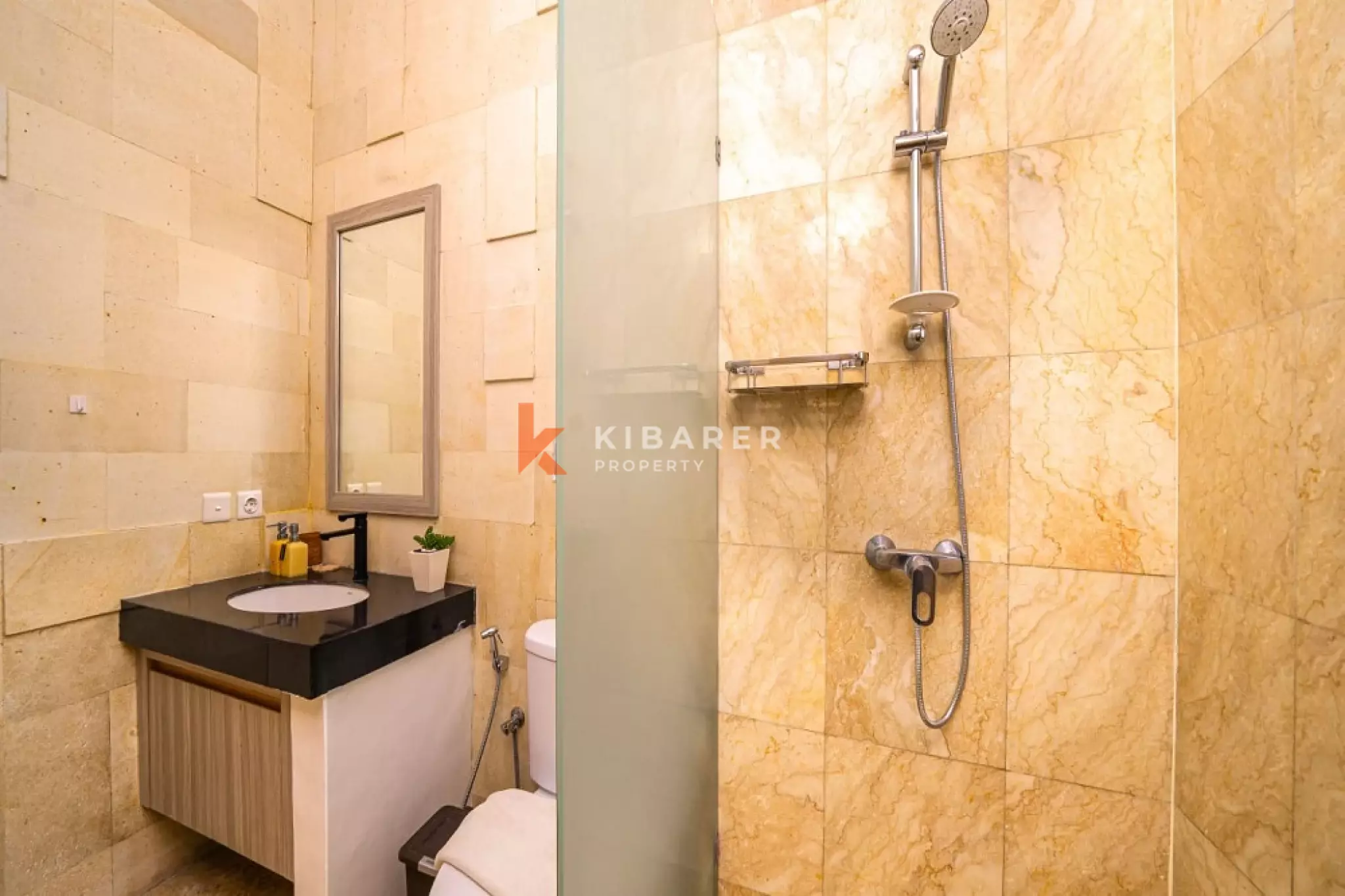 Luxury Living of Three-Bedrooms Villa in Central Berawa — image 10