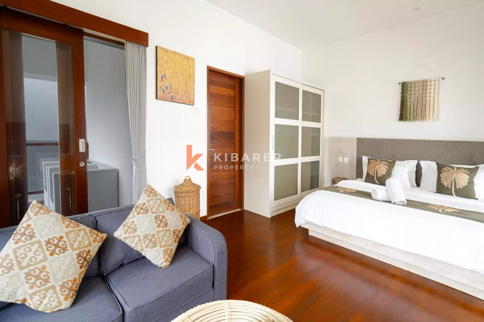 Luxury Living of Three-Bedrooms Villa in Central Berawa — image 12