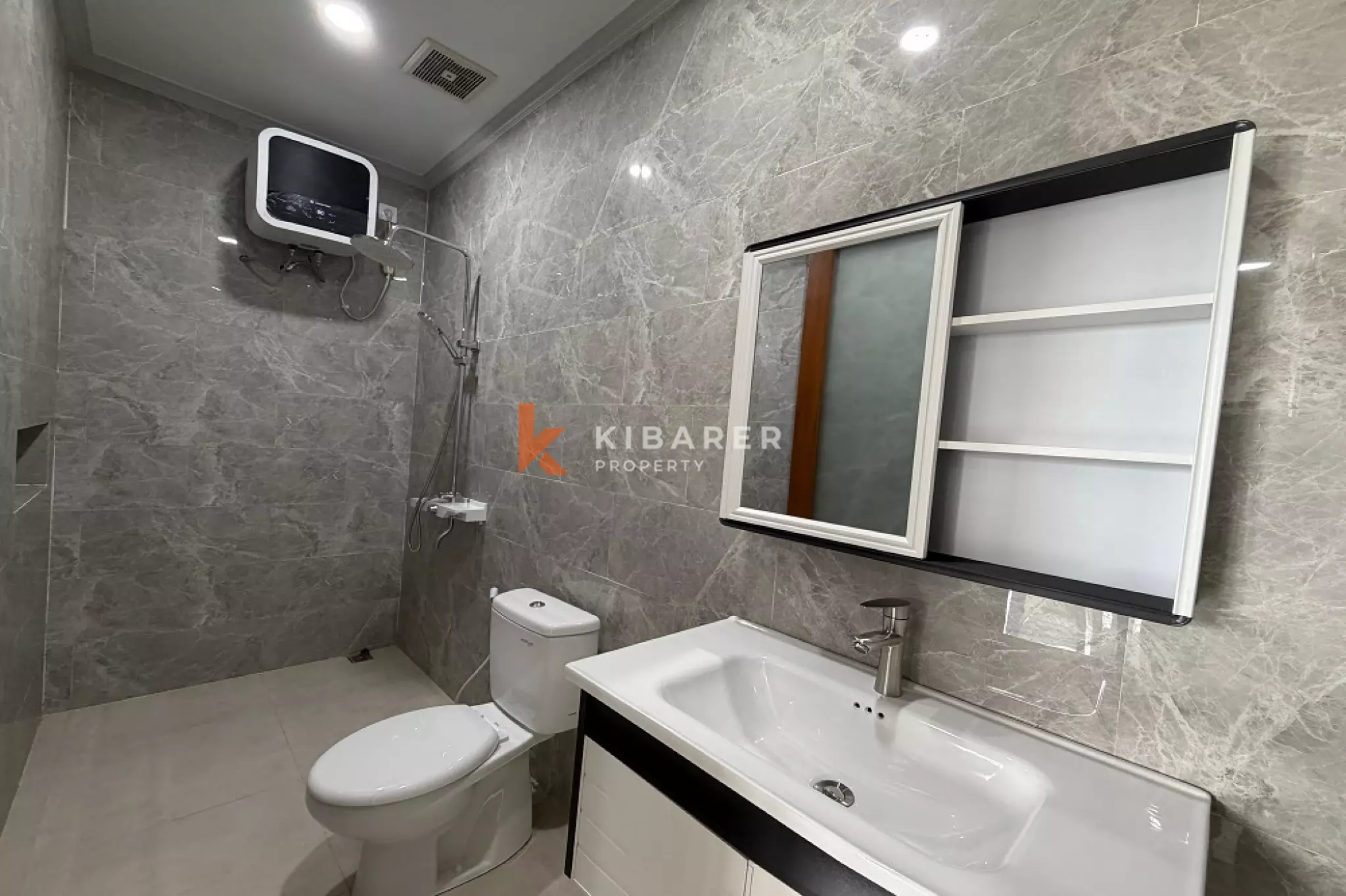 Simple Balinese Two-Bedrooms Open Living Between Berawa-Canggu — image 14