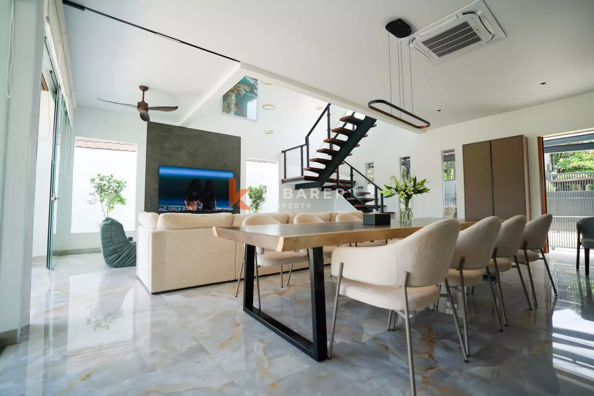 Tropical Four Bedroom Rooftop Pool Villa in the Heart of Canggu — image 8
