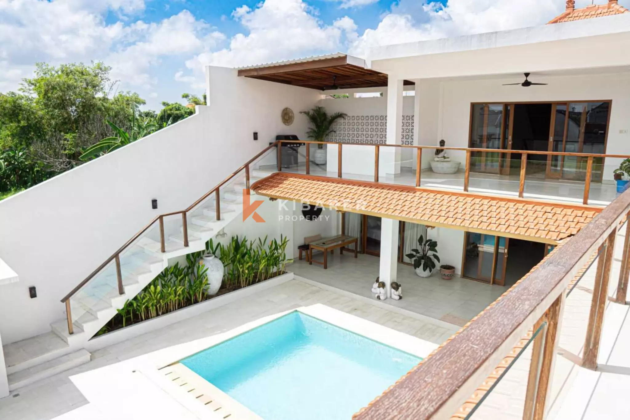 Modern Spacious Four Bedroom Villa in Mertanadi