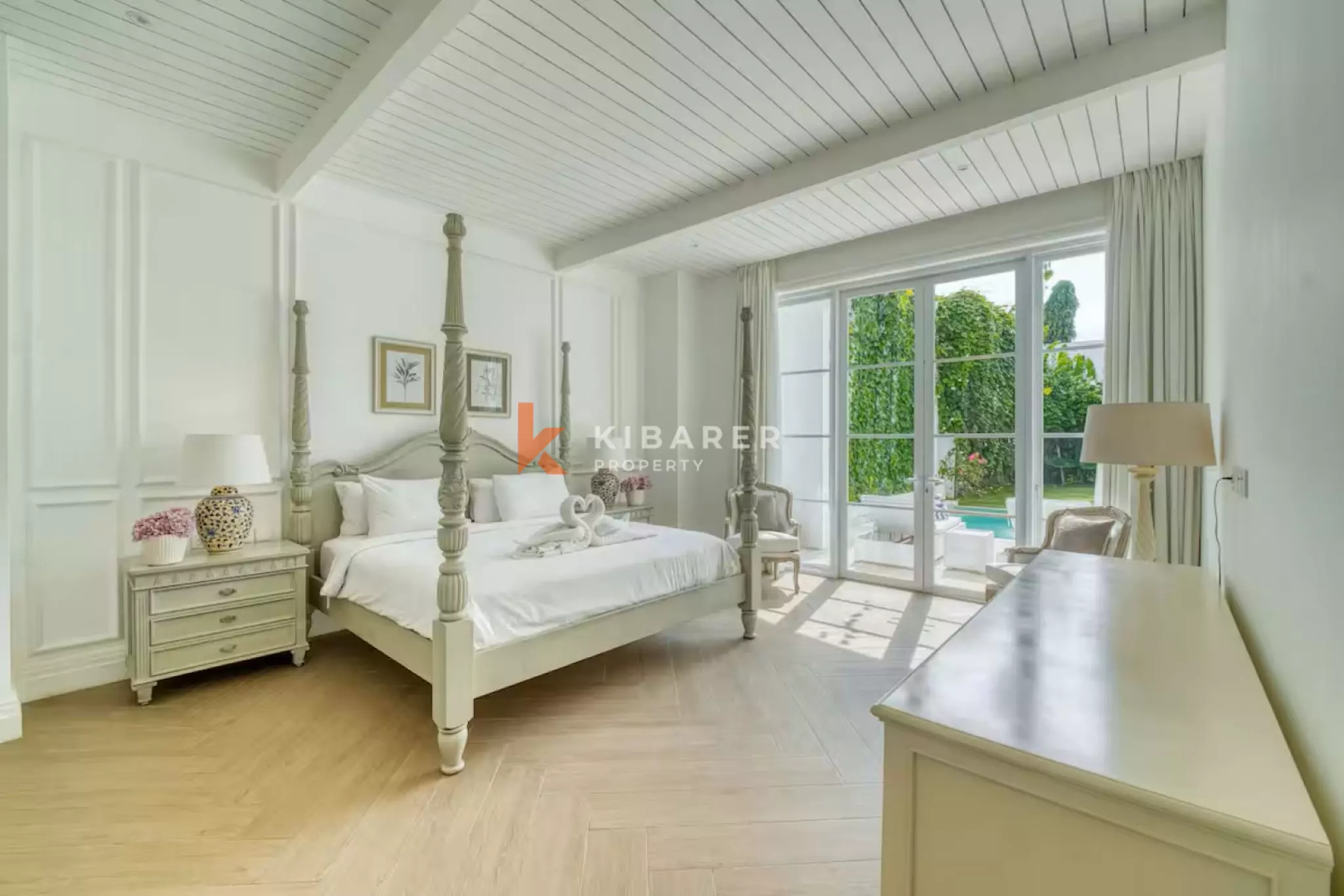 Stunning Four Bedroom Colonial Villa with Ocean View in Berawa — image 10
