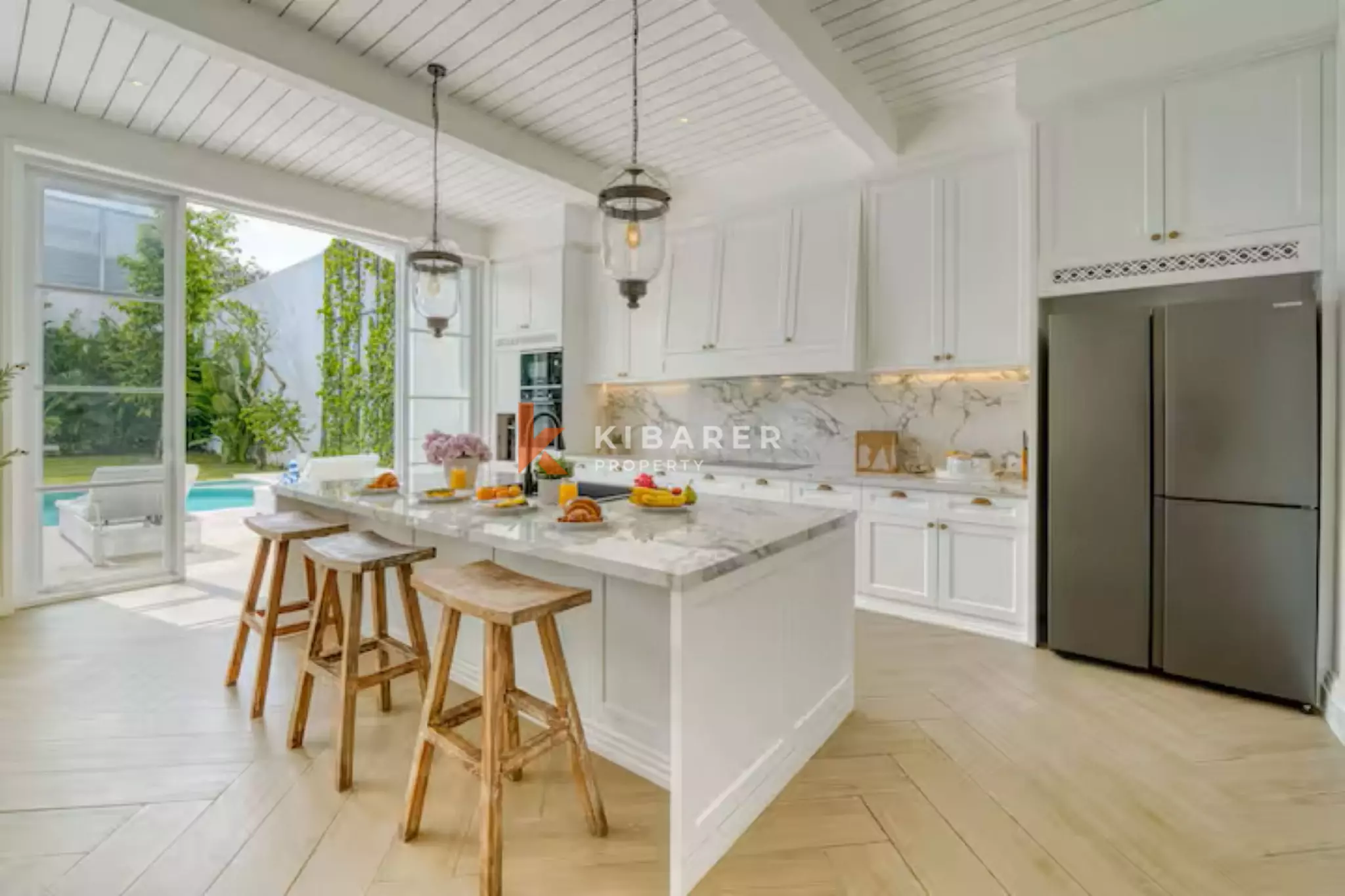 Stunning Four Bedroom Colonial Villa with Ocean View in Berawa — image 15